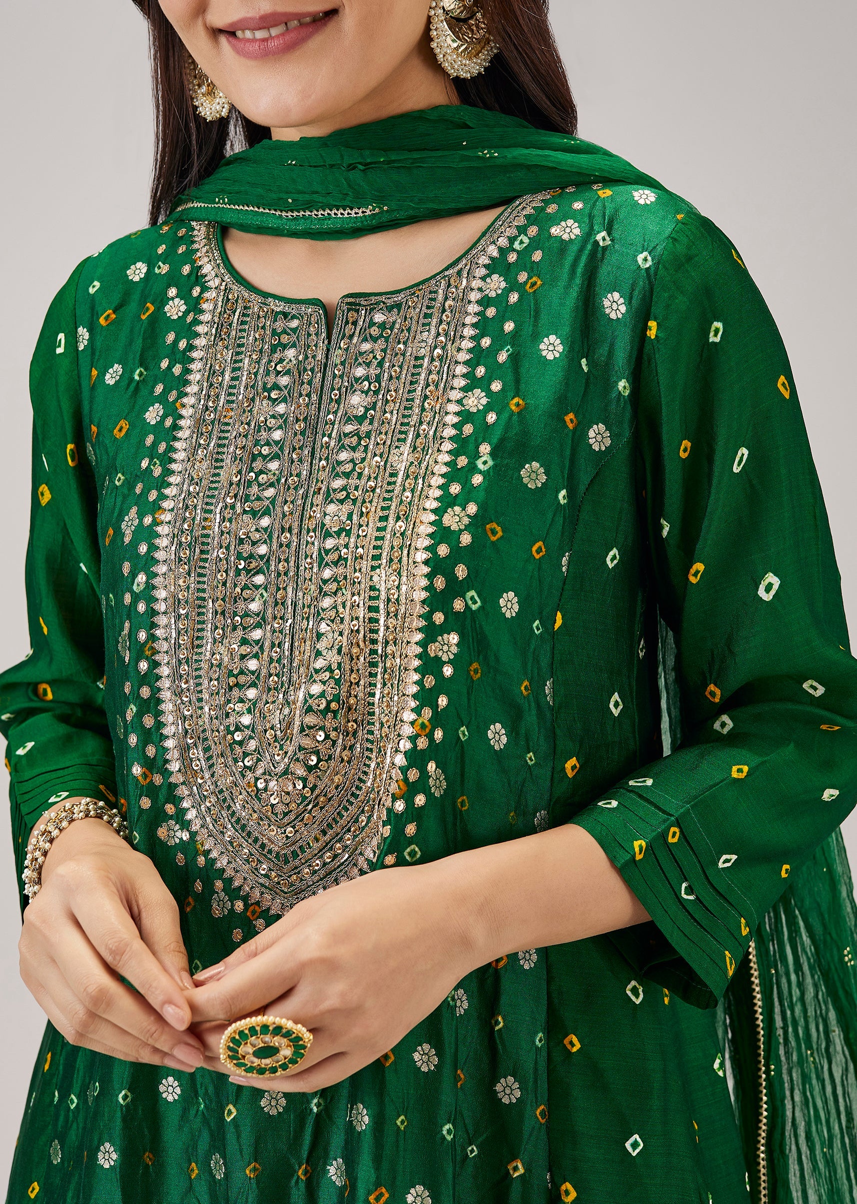 Green Bandhani Banarasi Dhoti Set With Gotta Work