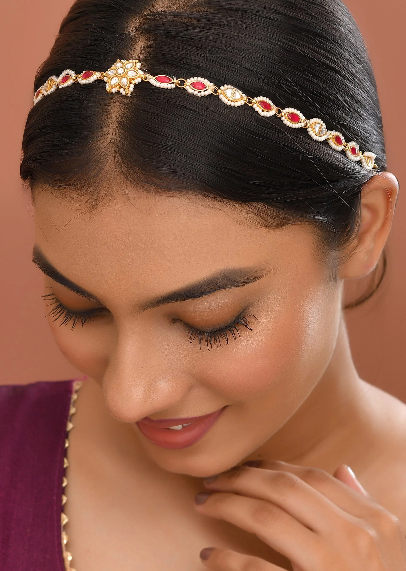 1001-red-and-gold-floral-motif-kundan-mathapatti-1.webp Red and Gold Floral Motif Kundan Mathapatti
