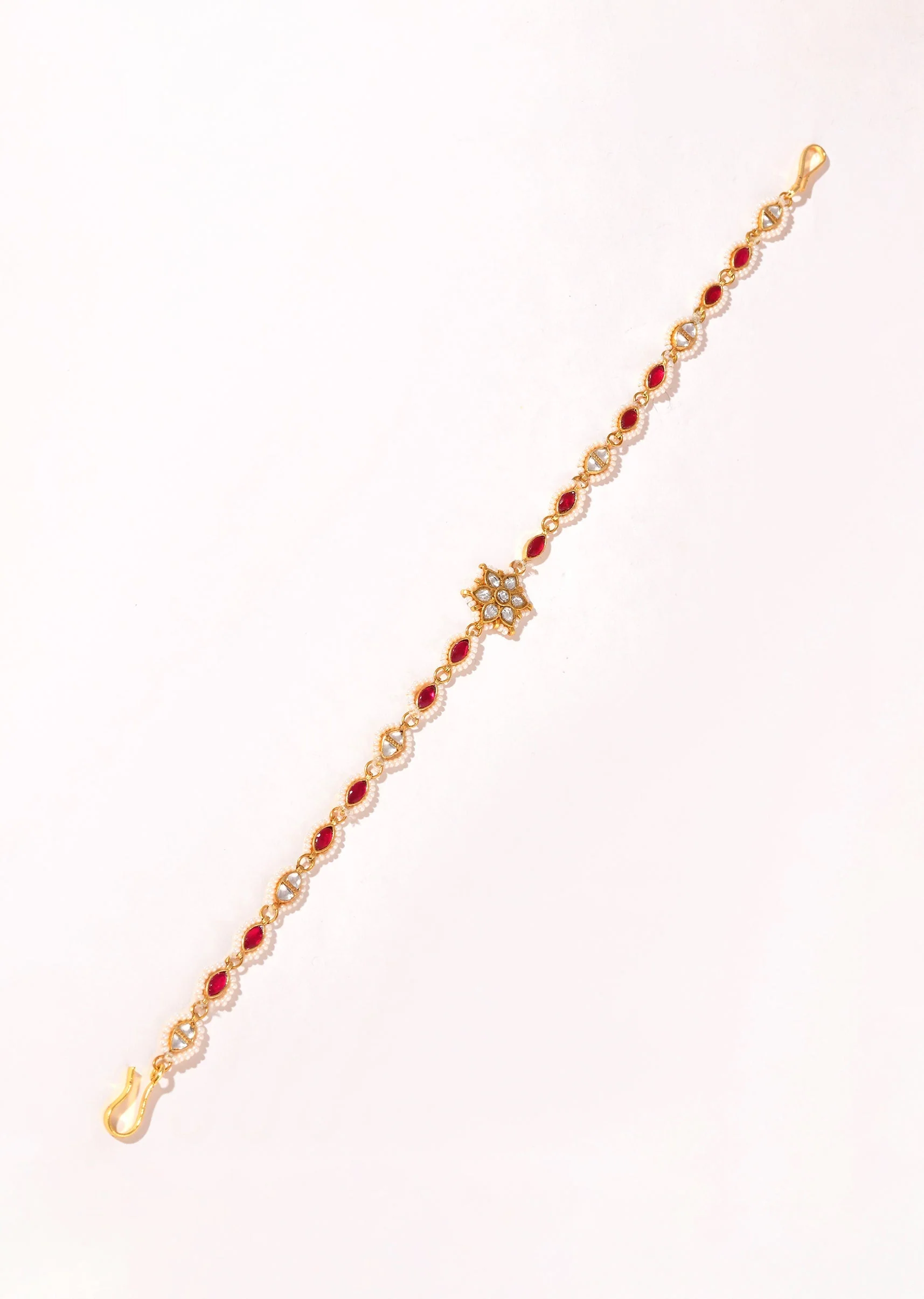 1001-red-and-gold-floral-motif-kundan-mathapatti-2.webp Red and Gold Floral Motif Kundan Mathapatti