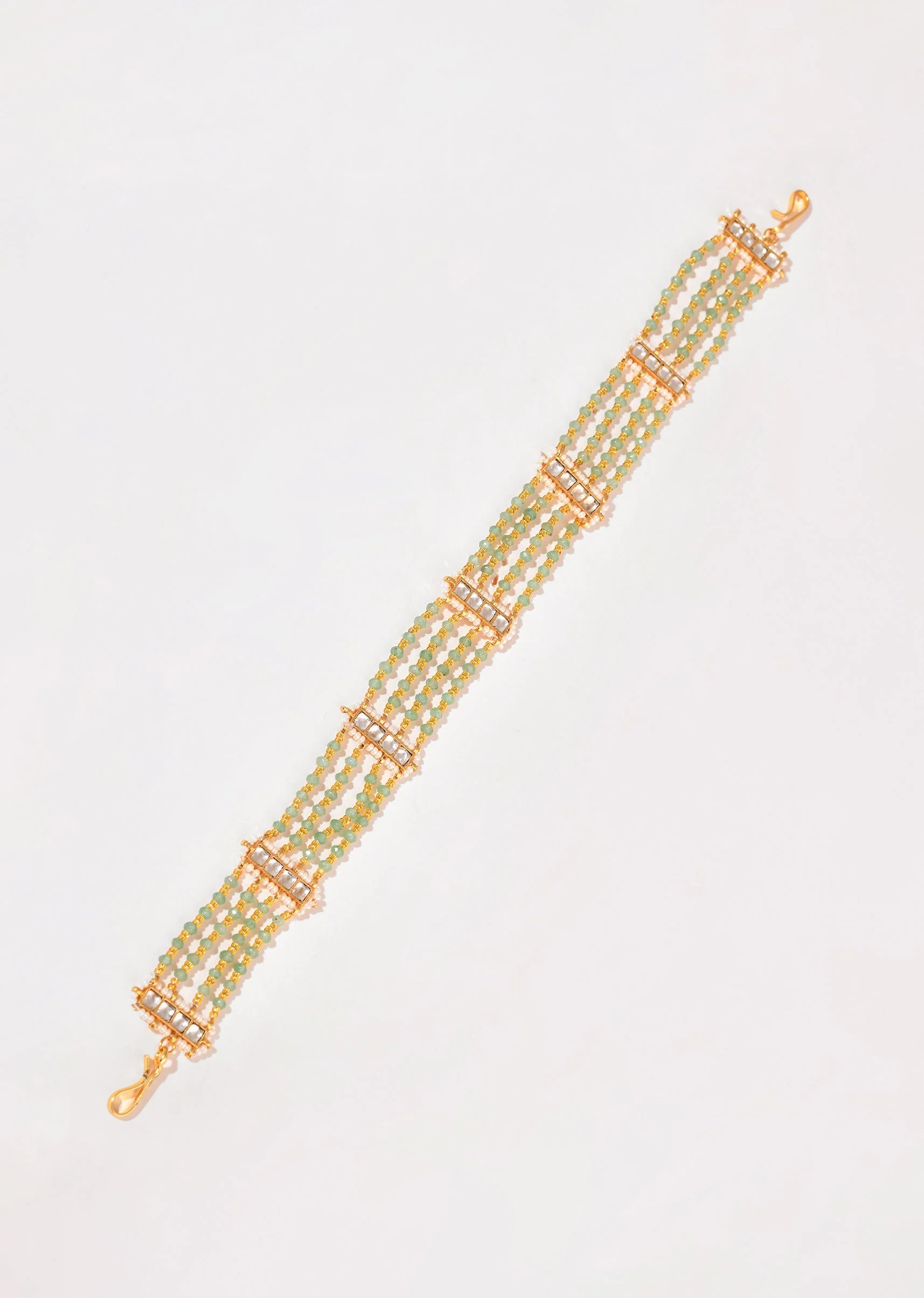 1006-white-and-gold-kundan-layered-mathapatti-2.webp White and Gold Kundan Layered Mathapatti