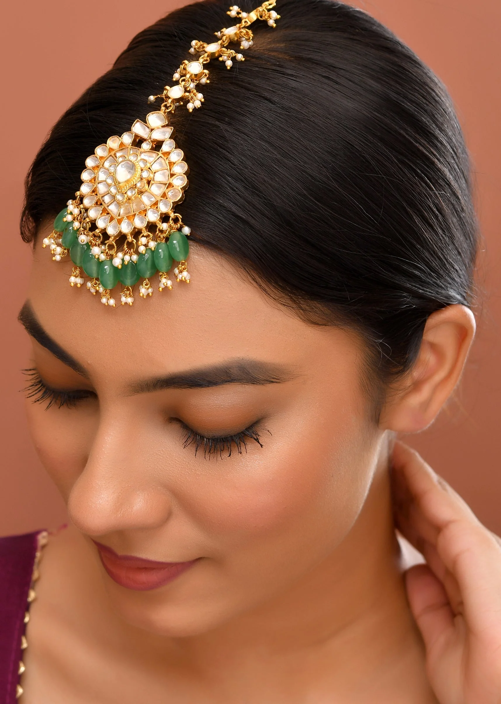1008-mint-green-kundan-embellished-maangtikka-1.webp Mint Green Kundan Embellished Maangtikka