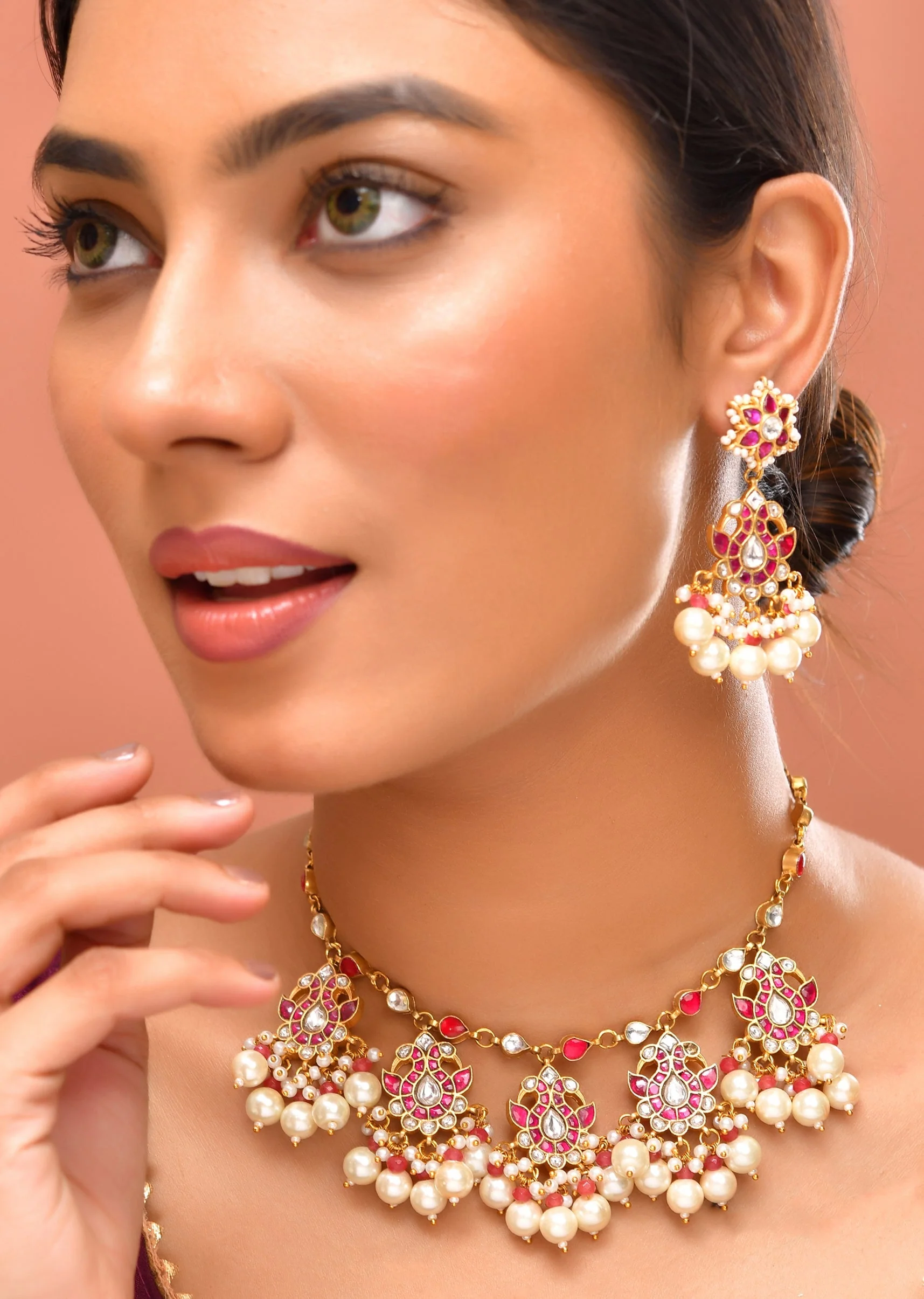1011-white-kundan-pendant-drop-necklace-and-floral-danglers-set-1.webp White Kundan Pendant Drop Necklace and Floral Danglers Set