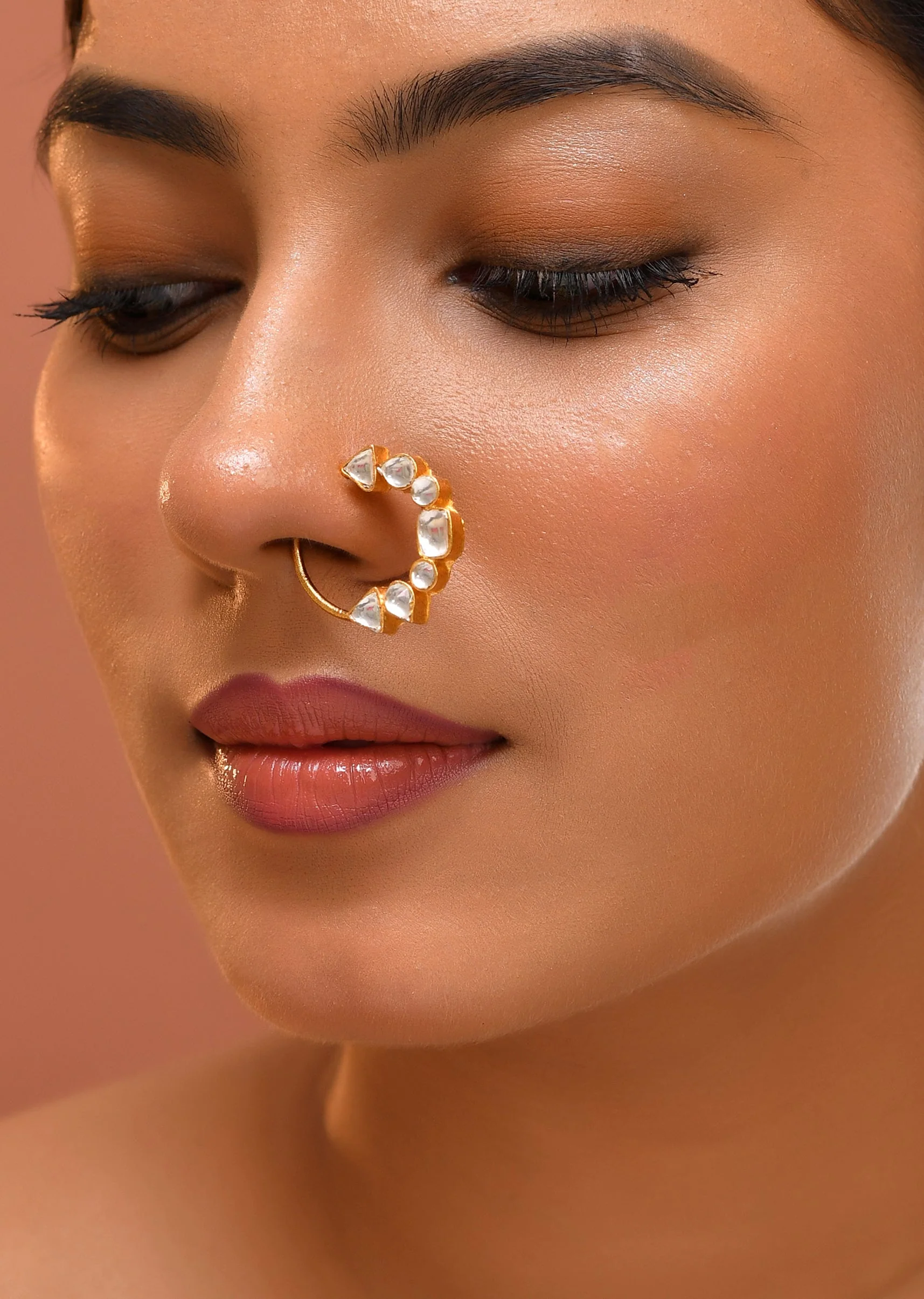 1039-white-kundan-geometric-nath-1.webp White Kundan Geometric Nath