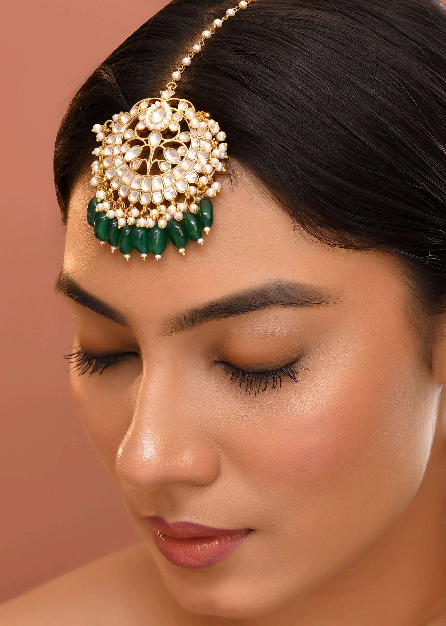 1040-green-chandbali-kundan-maangtikka-1.webp Green Chandbali Kundan Maangtikka