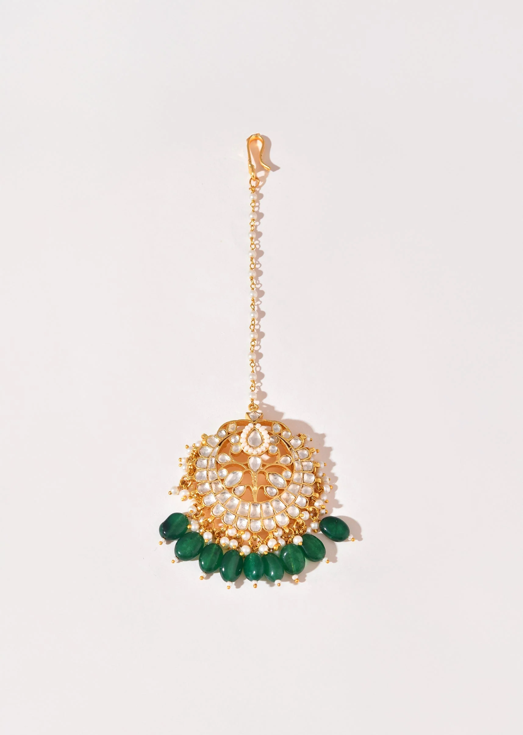 1040-green-chandbali-kundan-maangtikka-2.webp Green Chandbali Kundan Maangtikka