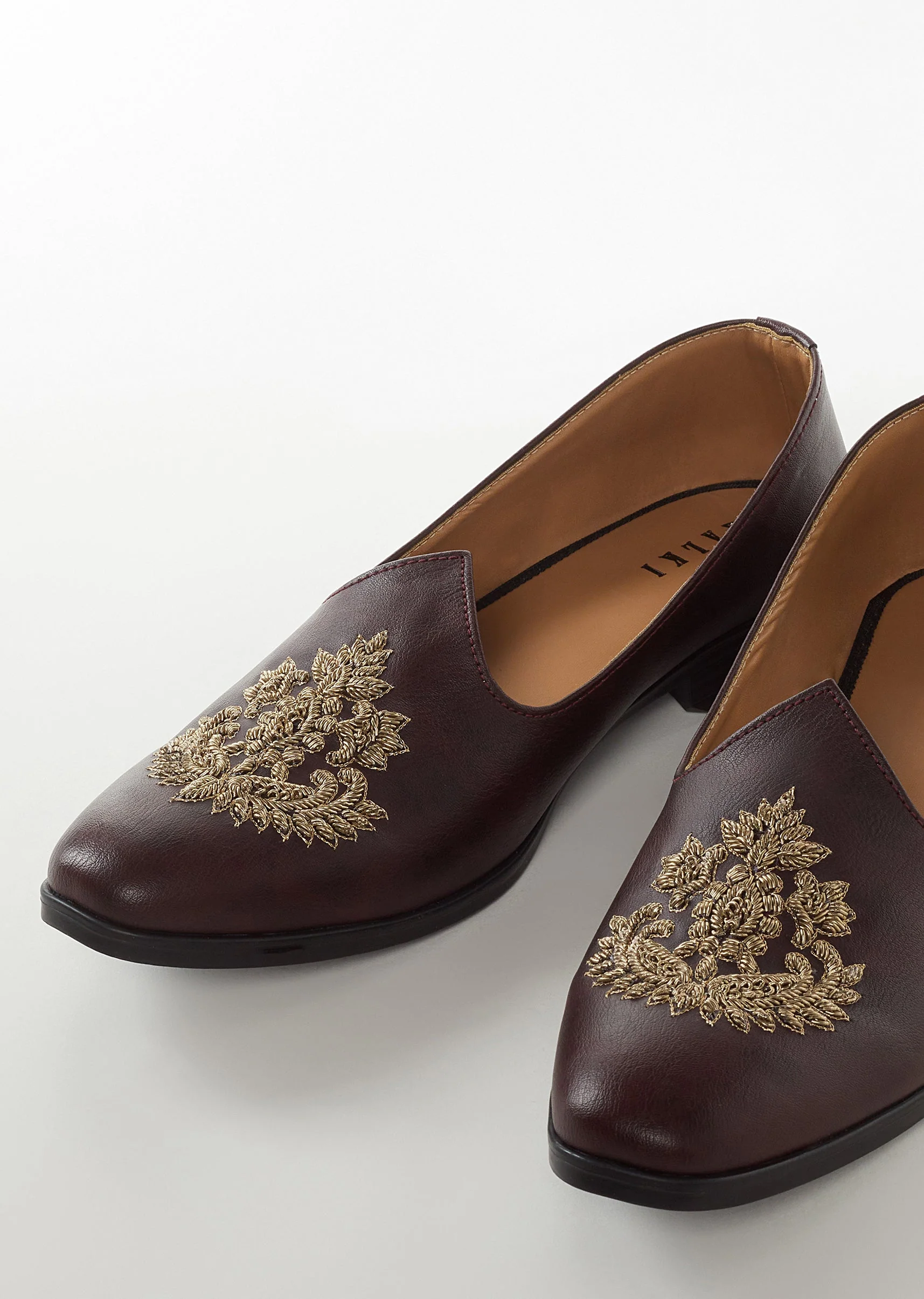 Brown Mens Footwear With Embroidery Detail Work