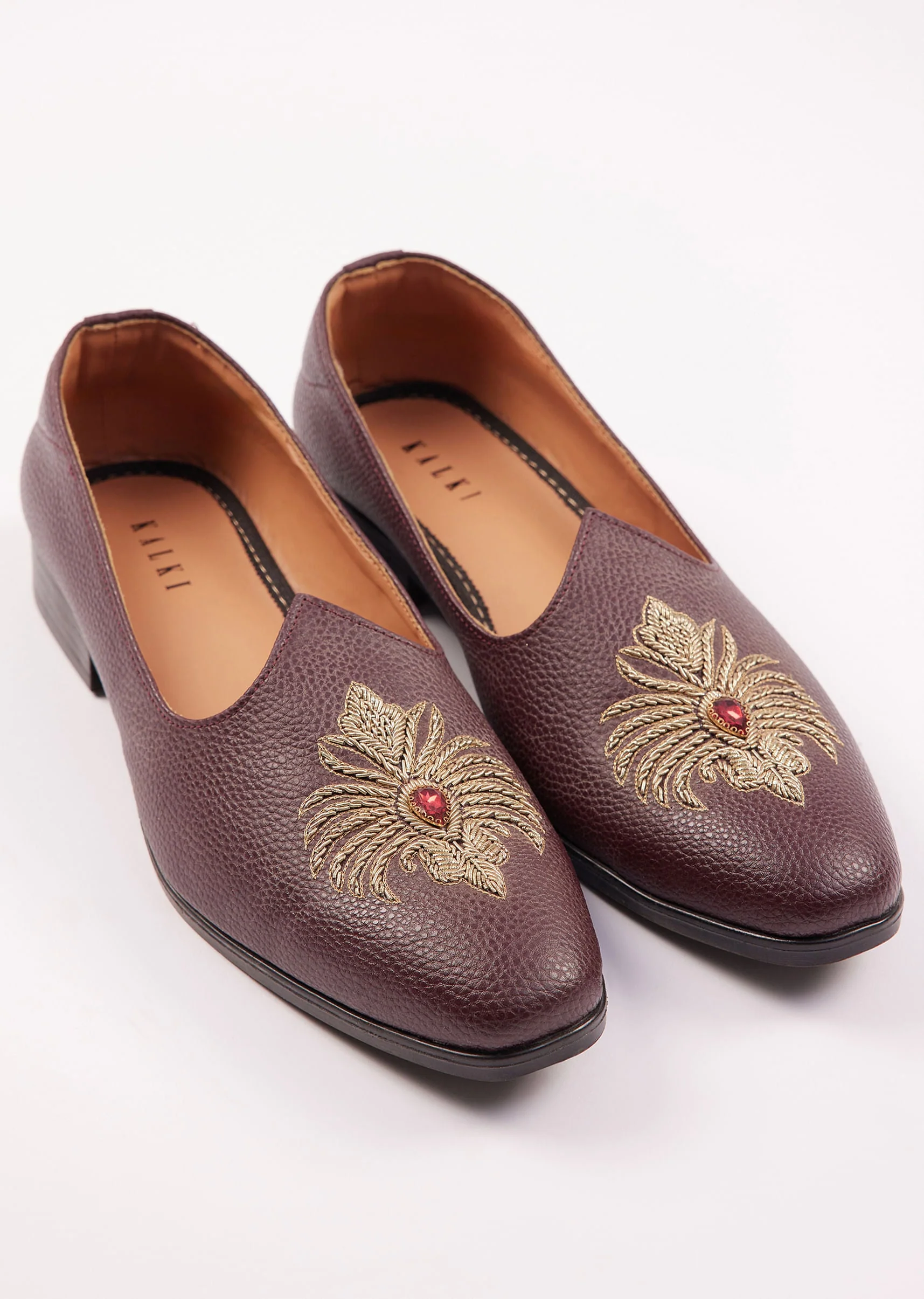 11167-wine-zardosi-work-juttis-2.webp Wine Zardosi Work Juttis