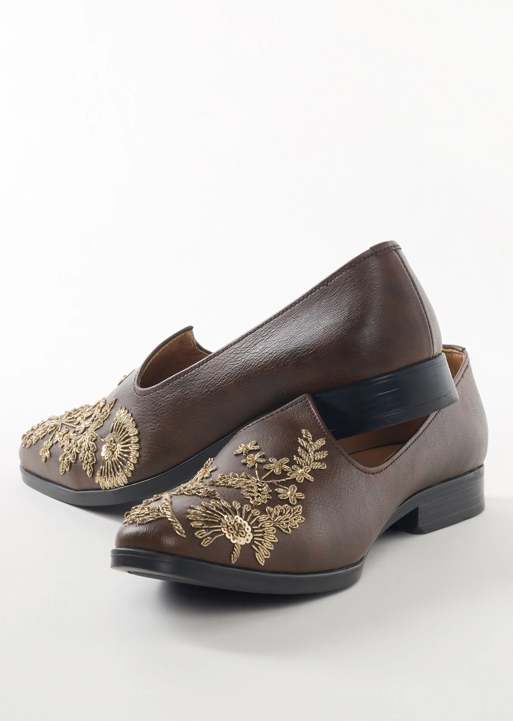 Brown Ethnic Jutti With Golden Embroidery For Men