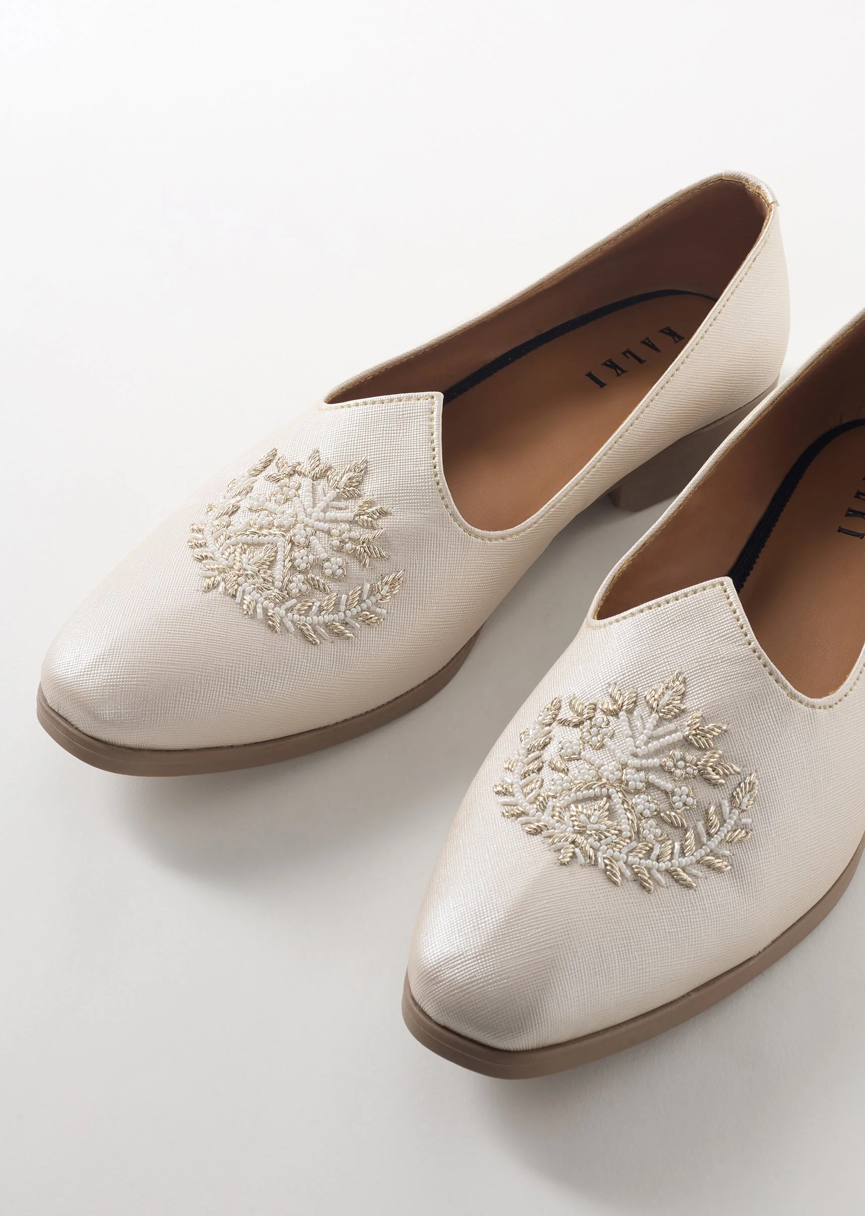 White Ethnic Jutti With Hand Embroidery For Men