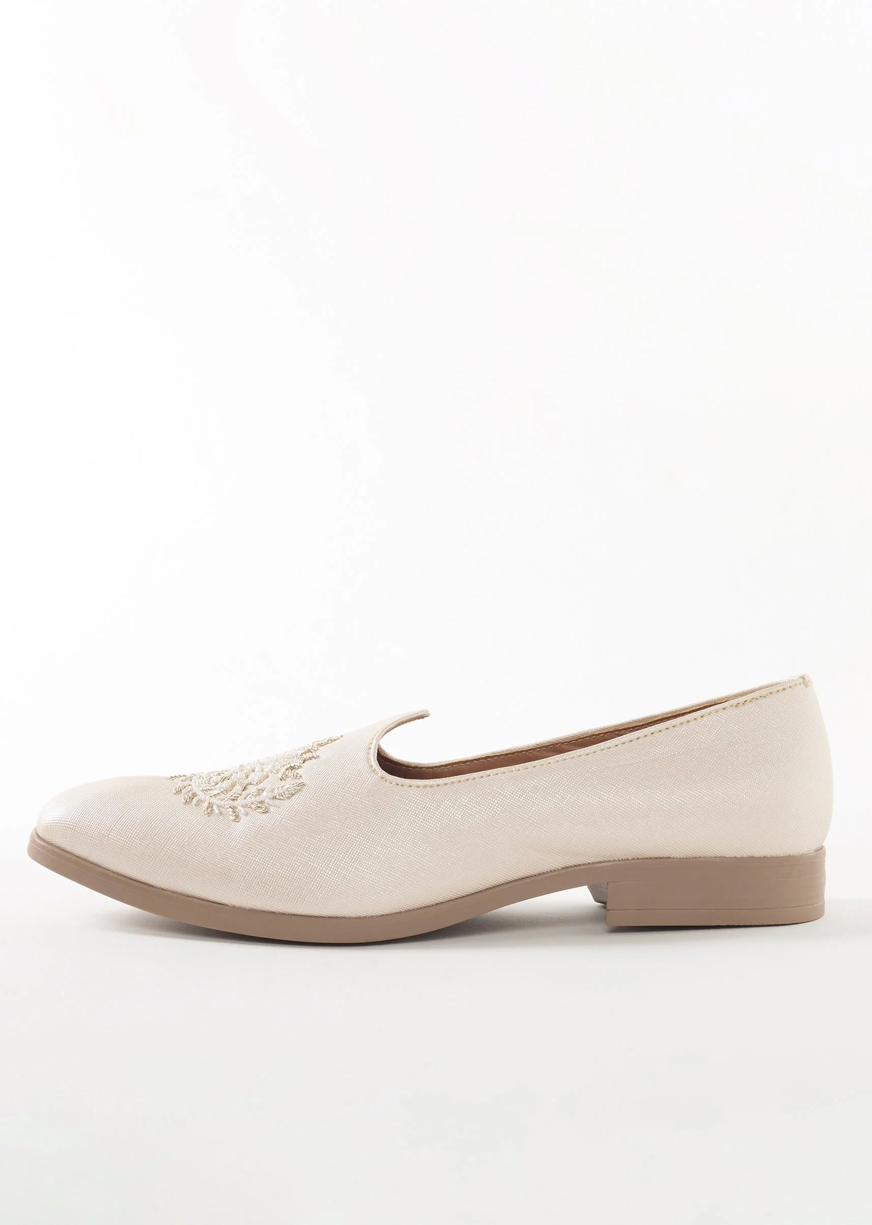 White Ethnic Jutti With Hand Embroidery For Men