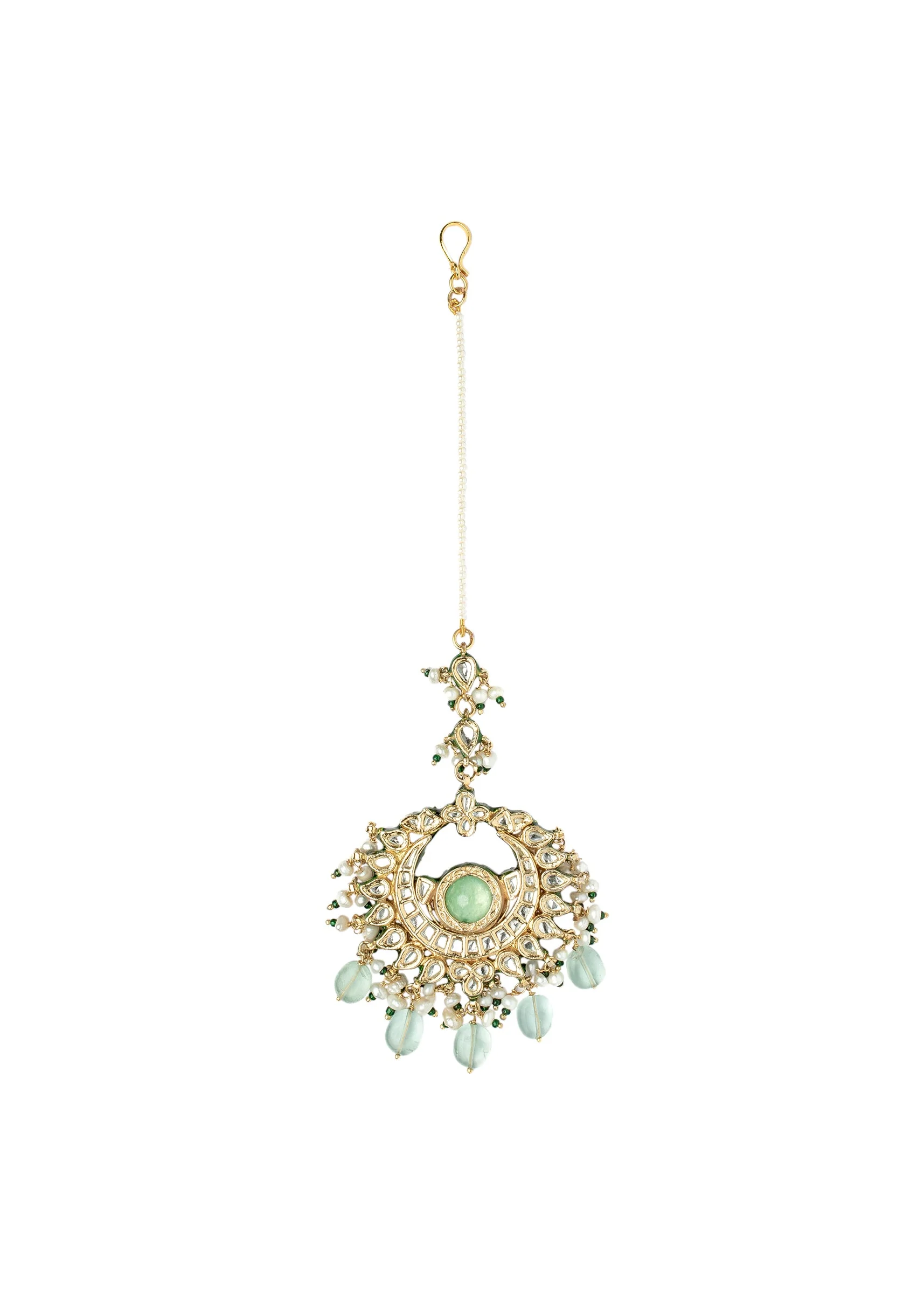 Kundan Maang Tikka With Green Gemstones And Pearl Drops