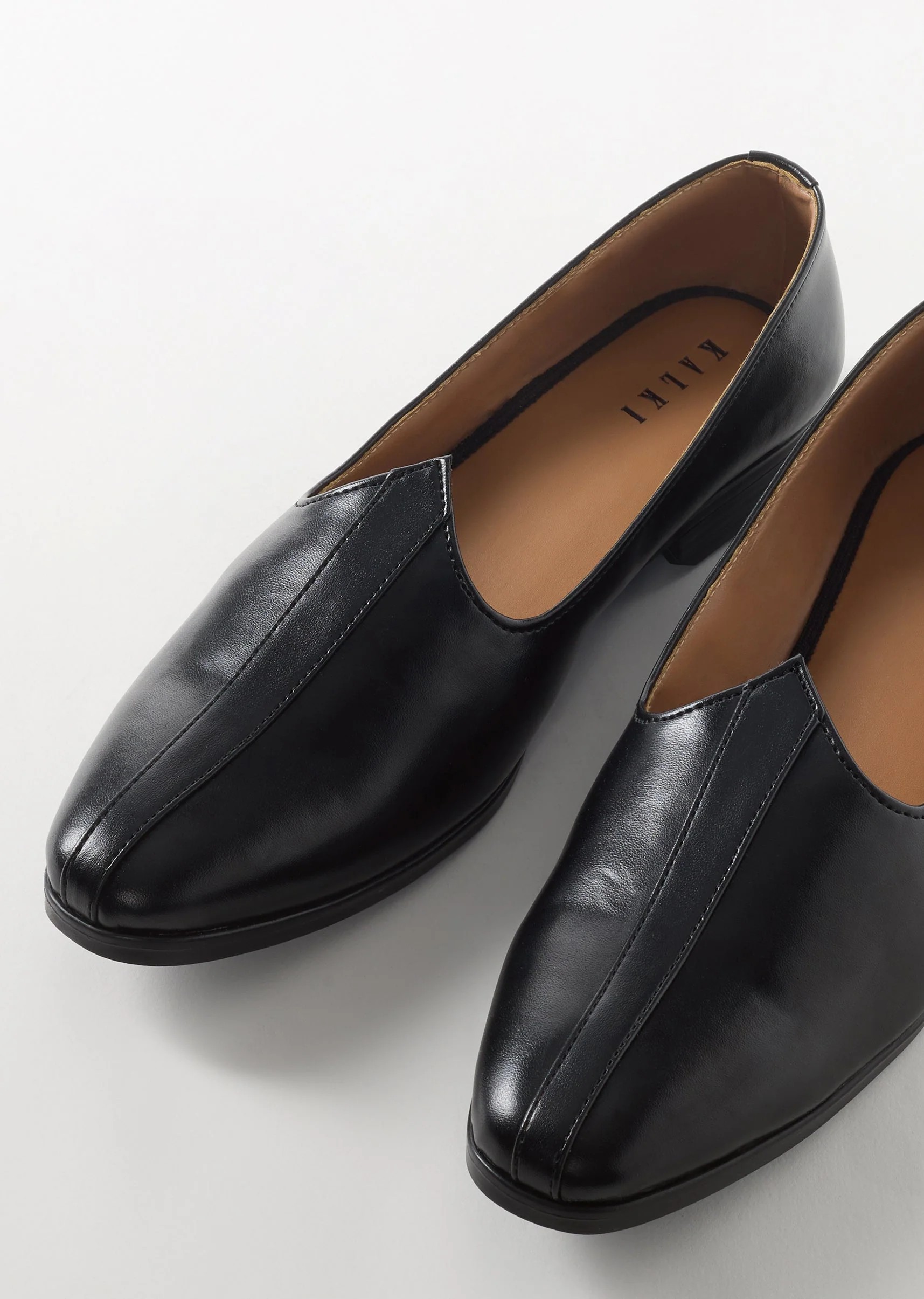 Black Ethnic Jutti With Minimal Design For Men