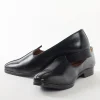 Black Ethnic Jutti With Minimal Design For Men