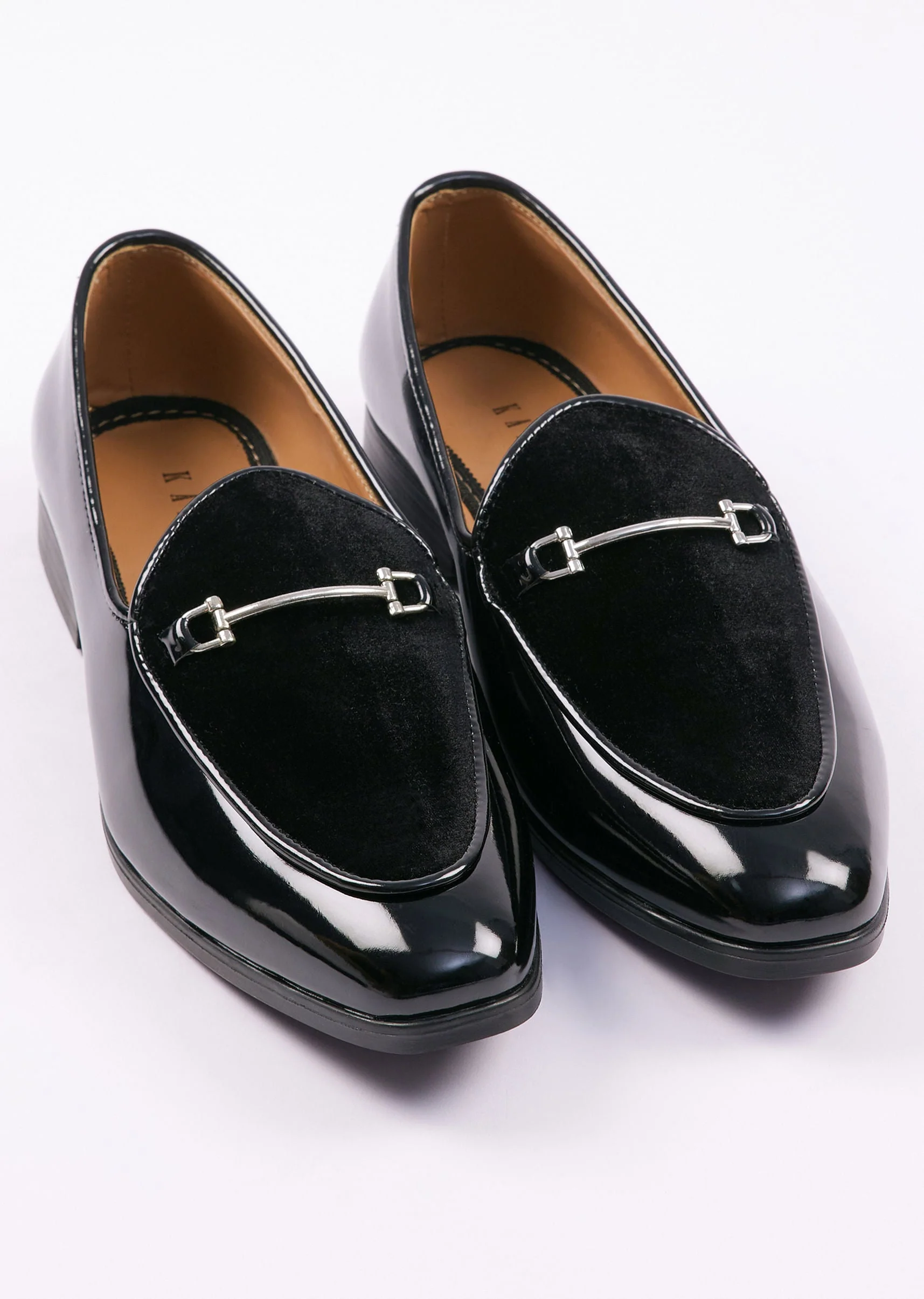 11442-black-velvet-juttis-for-men-1.webp Black Velvet Juttis For Men