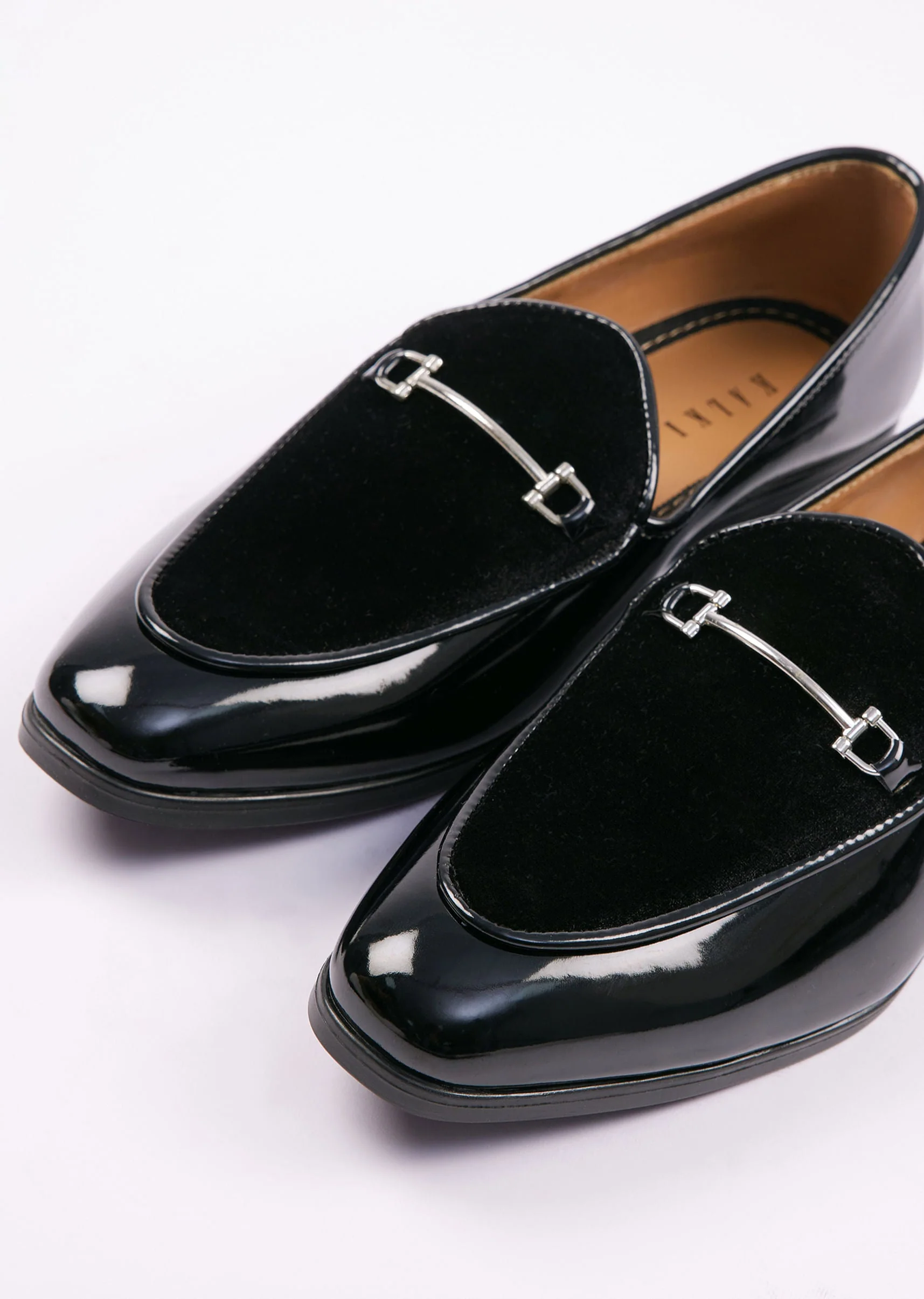 Black Velvet Juttis For Men