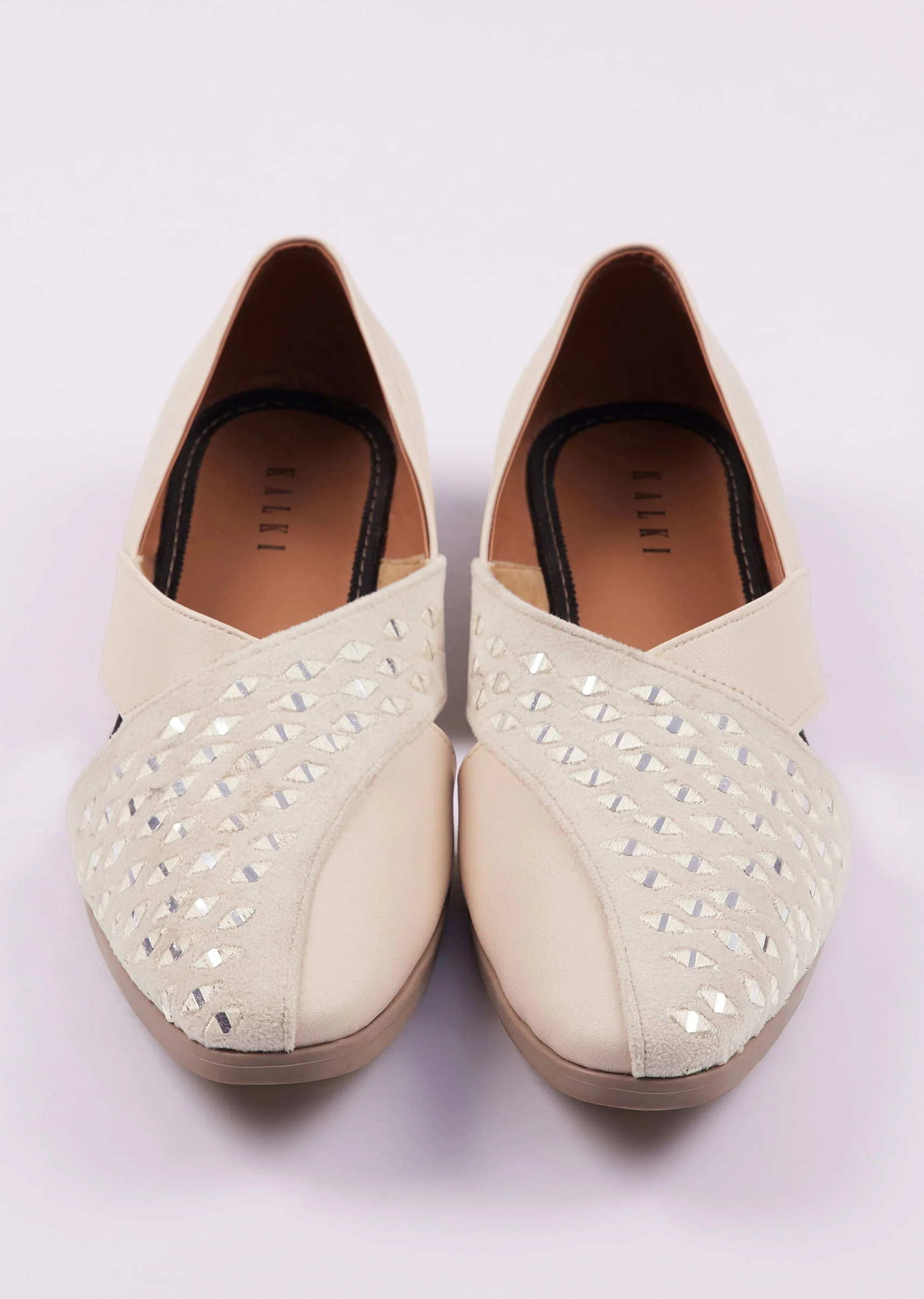 Peach Raw Silk Mirror Work Juttis
