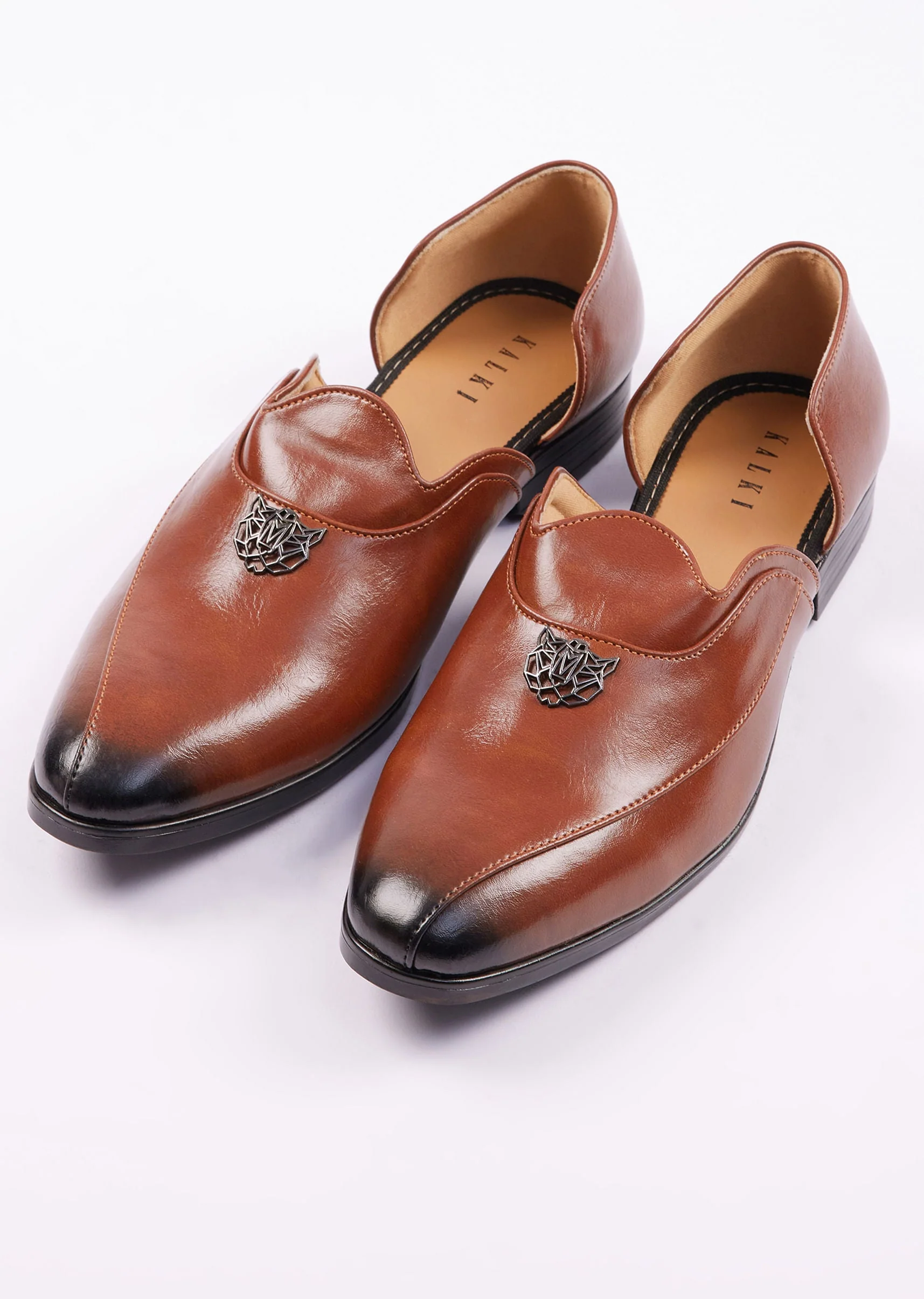 11523-brown-glossy-juttis-for-men-4.webp Brown Glossy Juttis For Men