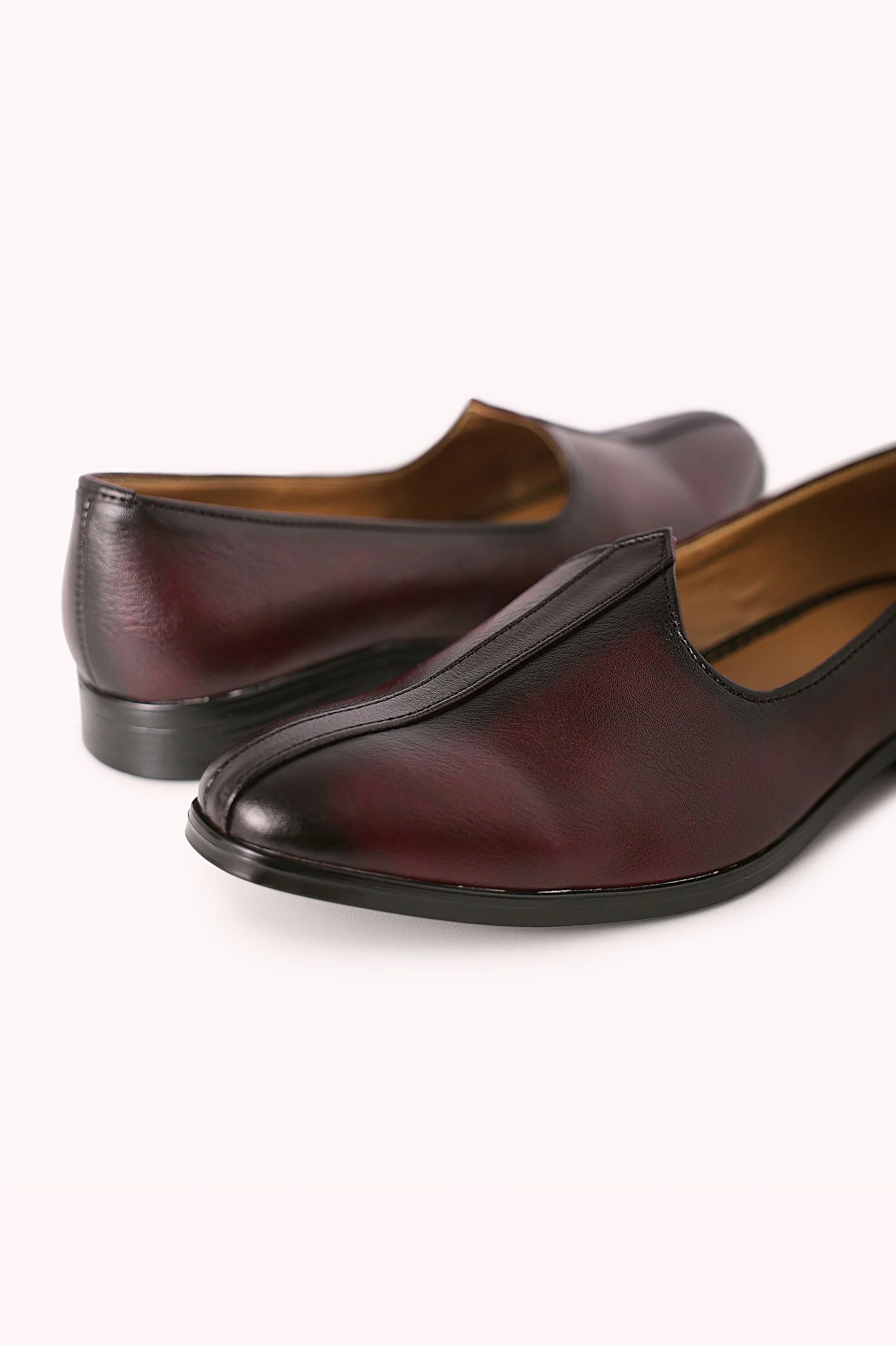 11640-purple-shaded-juttis-with-block-heels-2.webp Purple Shaded Juttis with Block Heels