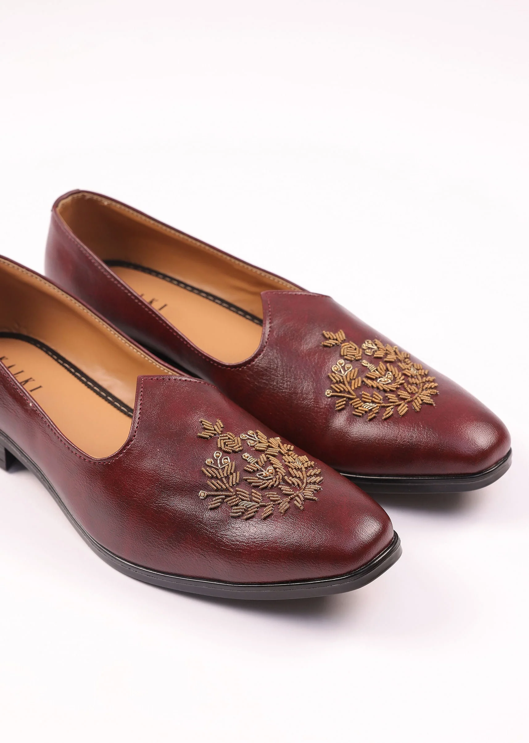 11649-wine-vegan-leather-jutti-with-zardosi-work-3.webp Wine Vegan Leather Jutti With Zardosi Work
