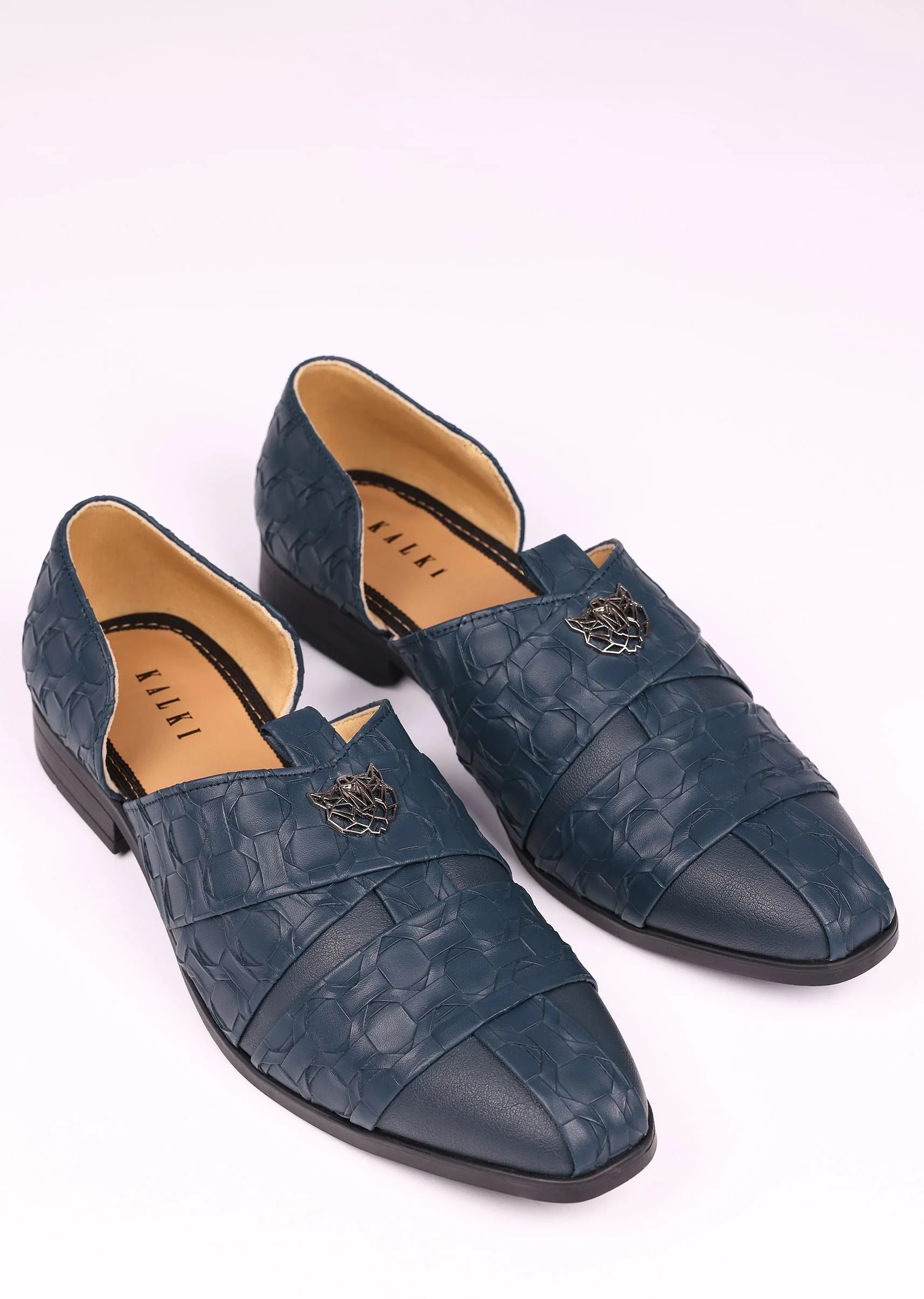 11703-navy-blue-vegan-leather-jutti-with-criss-cross-pattern-2.webp Navy Blue Vegan Leather Jutti With Criss Cross Pattern