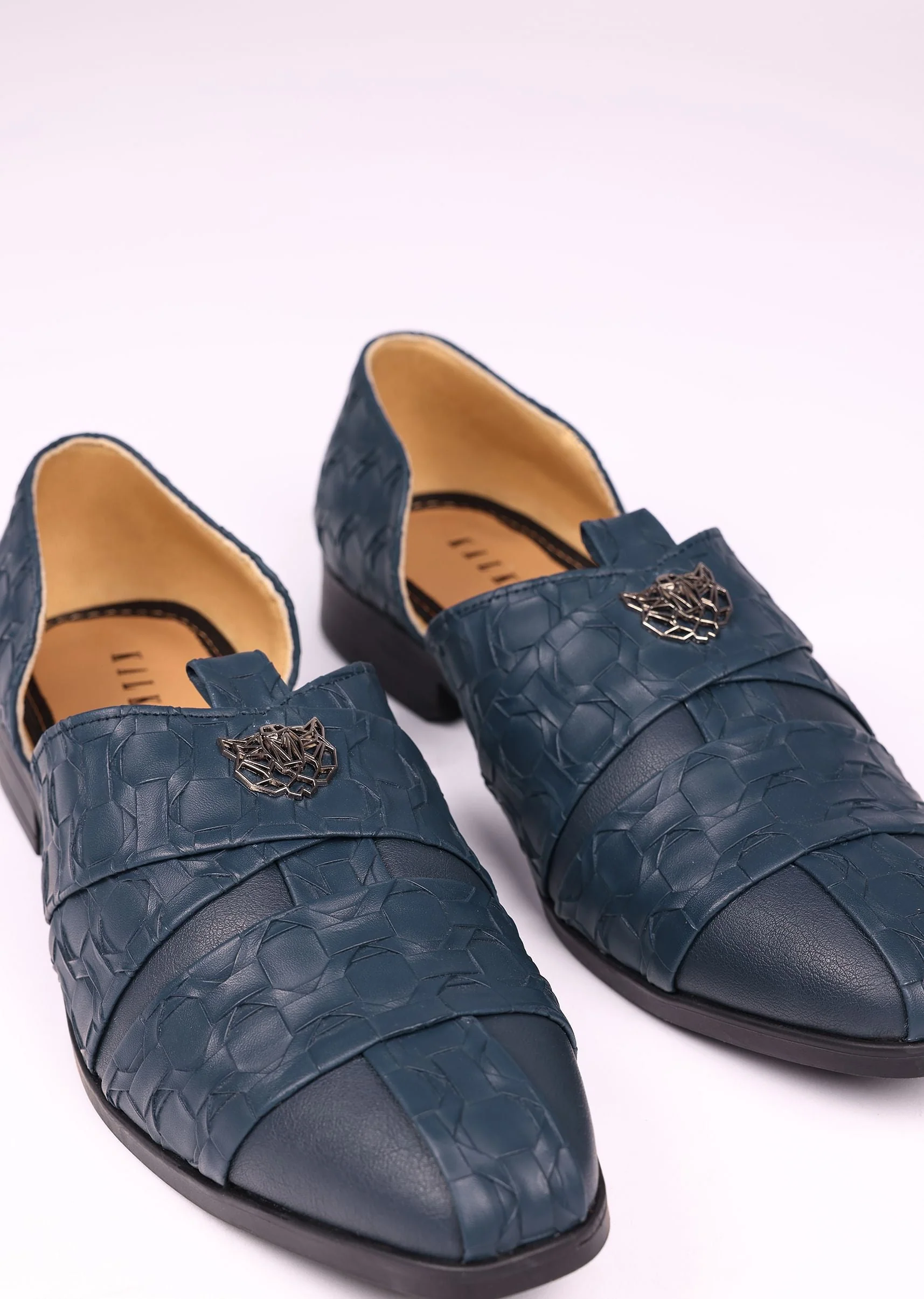 11703-navy-blue-vegan-leather-jutti-with-criss-cross-pattern-3.webp Navy Blue Vegan Leather Jutti With Criss Cross Pattern