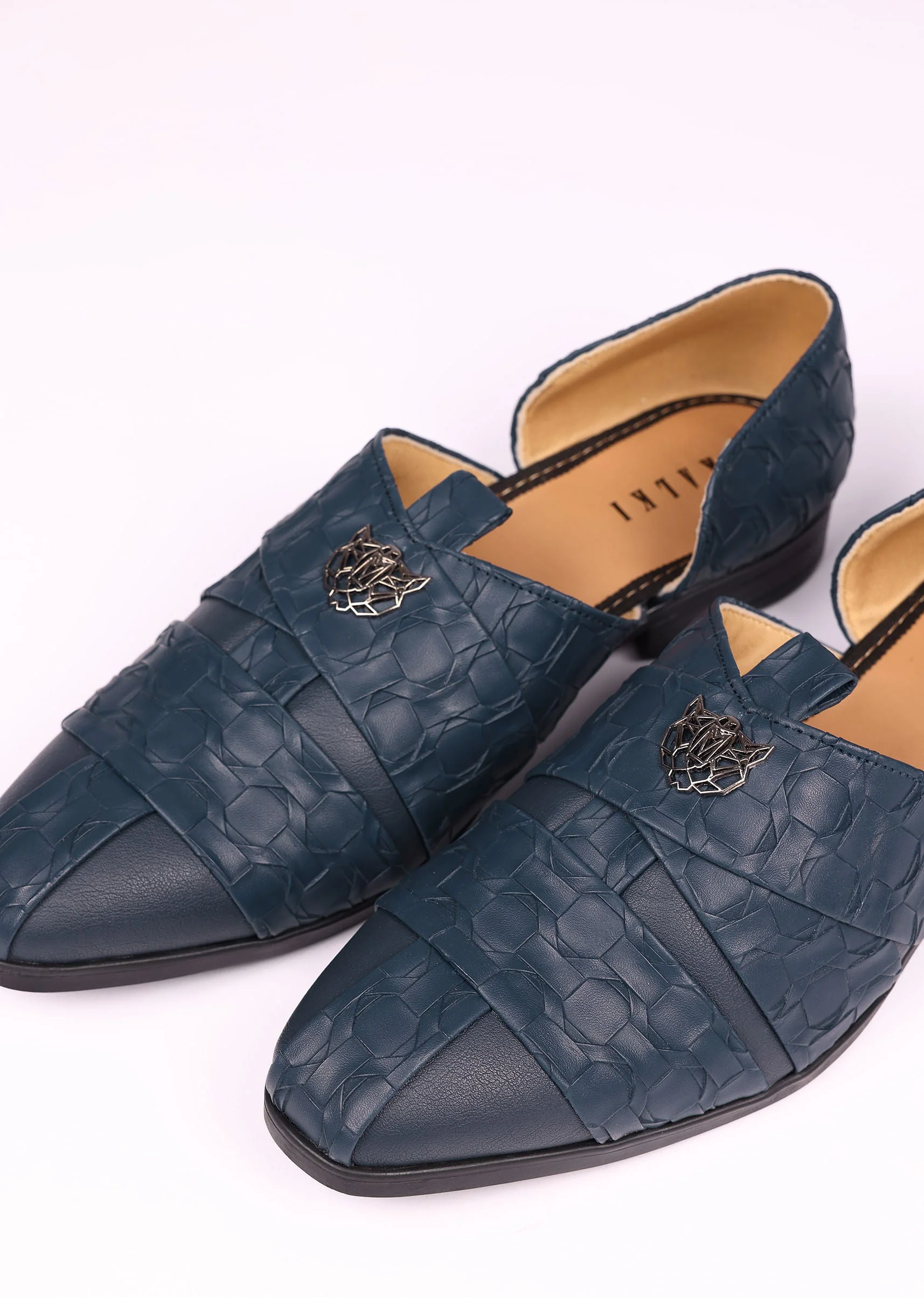 11703-navy-blue-vegan-leather-jutti-with-criss-cross-pattern-4.webp Navy Blue Vegan Leather Jutti With Criss Cross Pattern