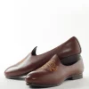 Brown Mens Footwear With Embroidery Work