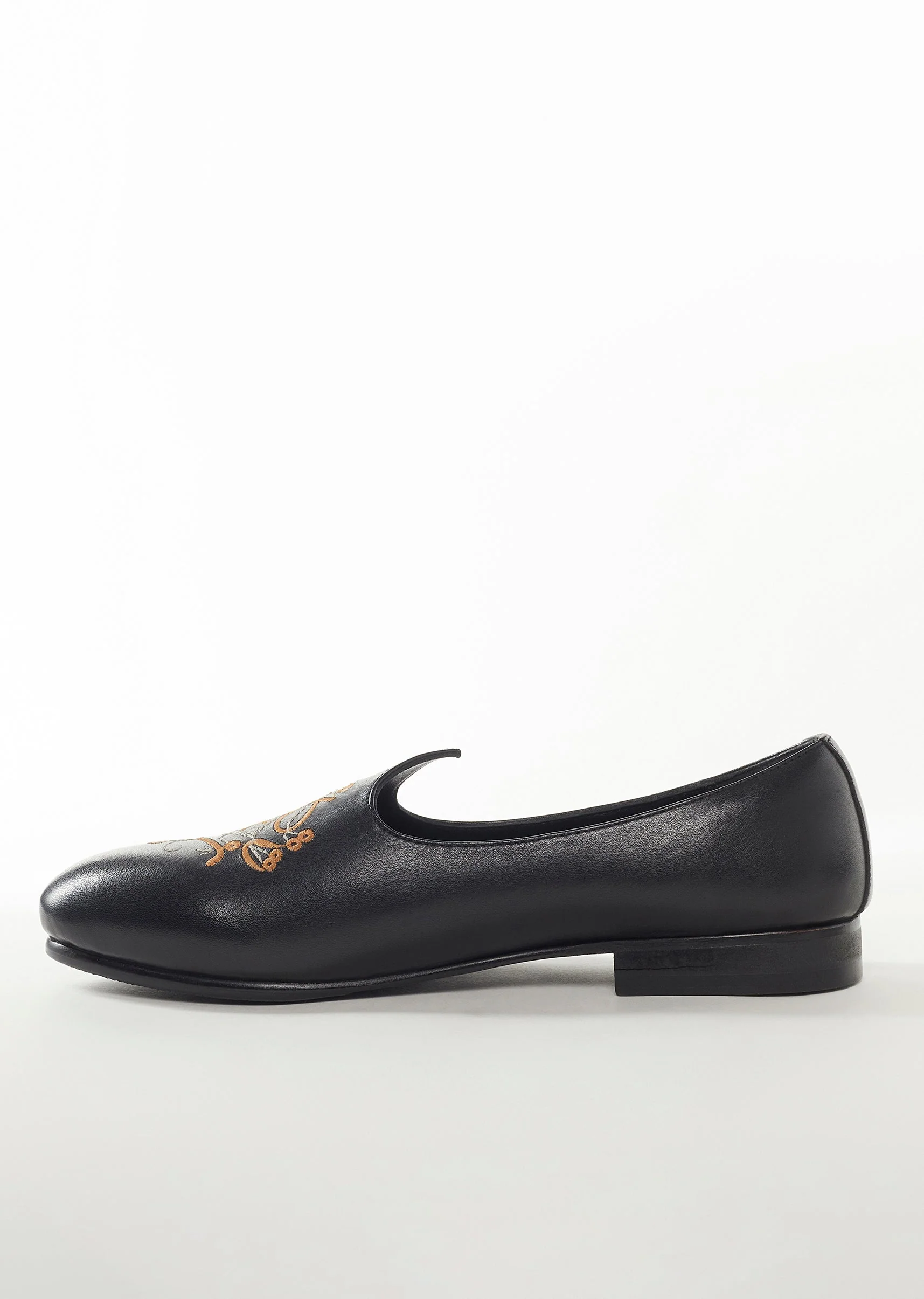 Black Mens Footwear With Embroidery Detail Work