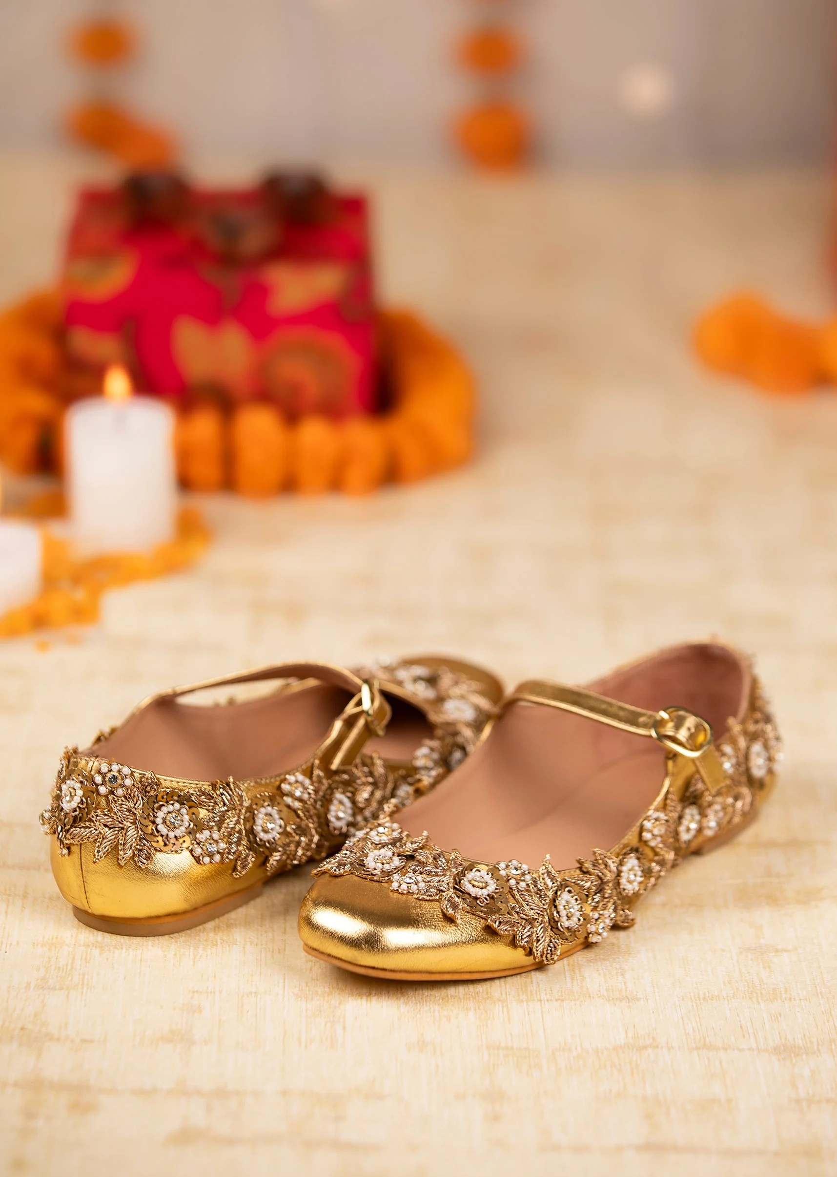 12039-gold-floral-zari-embellished-floral-juttis-1.webp Gold Floral Zari Embellished Floral Juttis