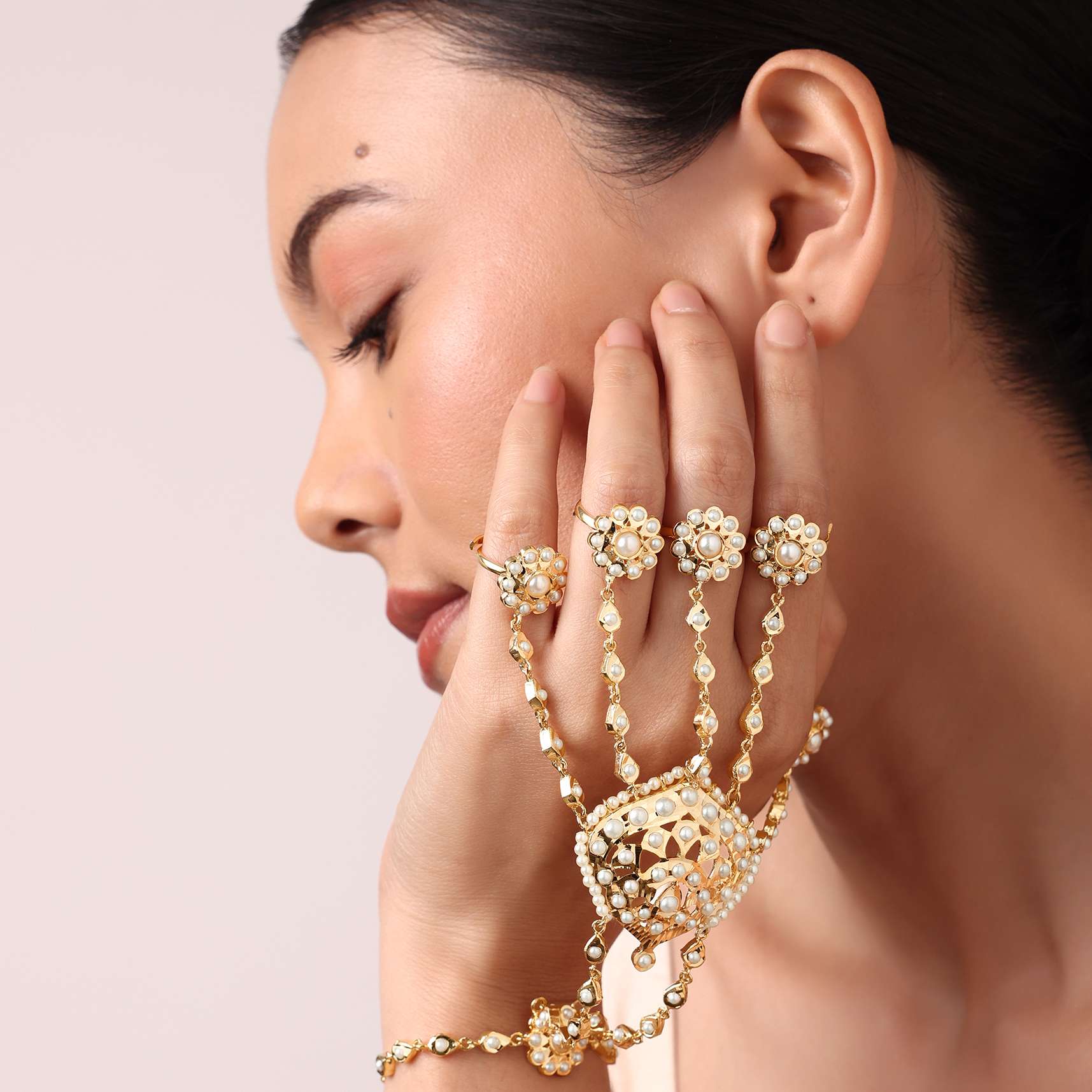 Multicolor Floral Kundan Hathphool With Pearls