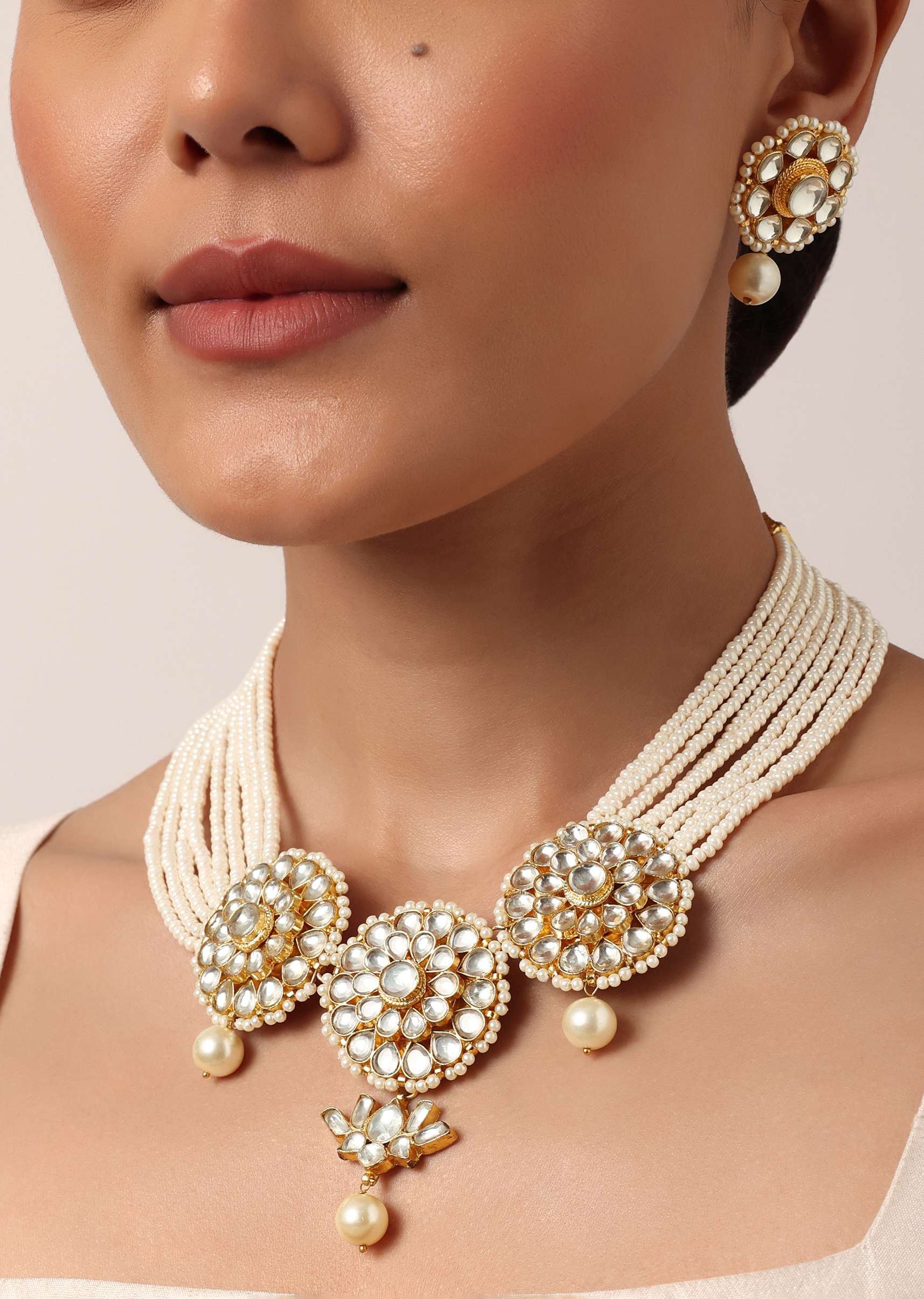 12220-white-necklace-set-with-floral-motif-pendants-4.jpg White Necklace Set With Floral Motif Pendants
