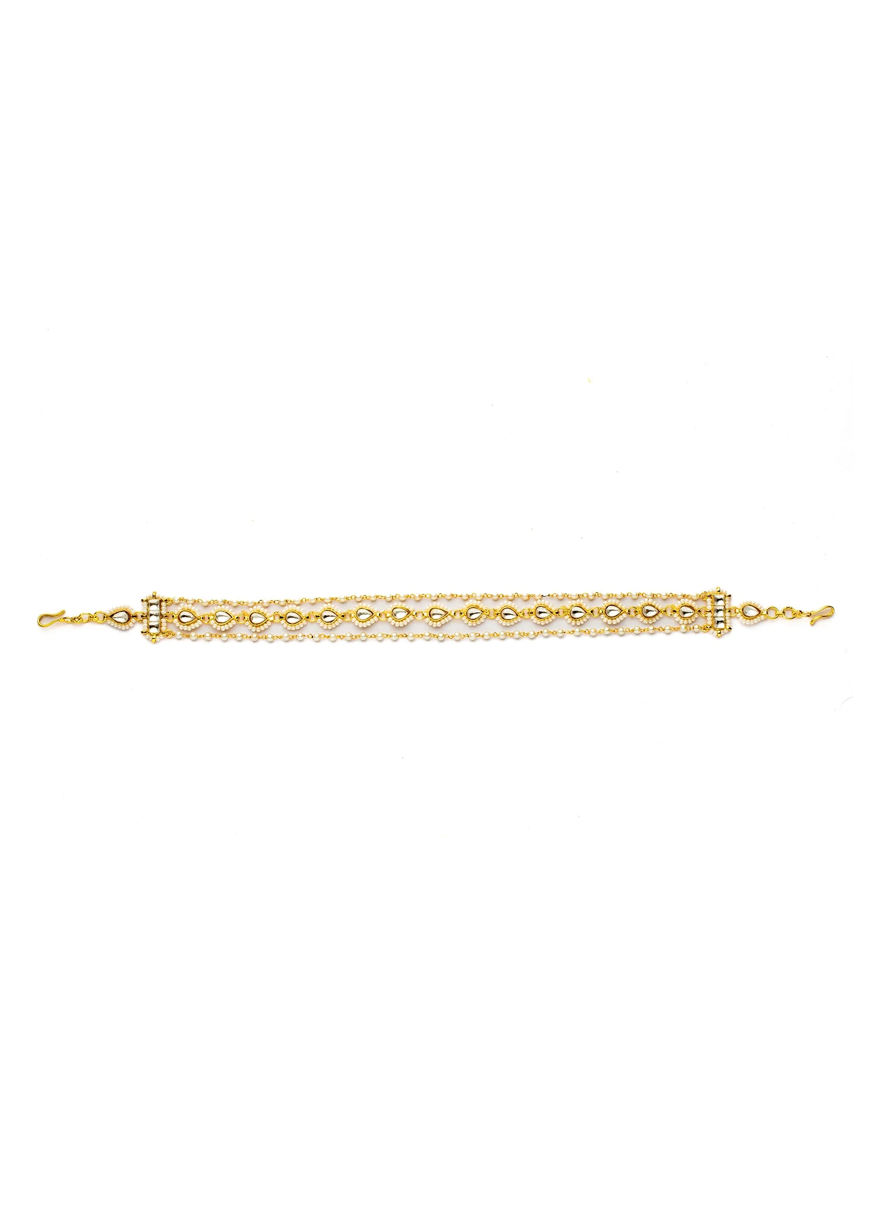 1224-pearl-and-kundan-maathapatti-with-intricate-detailing-1.webp Pearl And Kundan Maathapatti With Intricate Detailing