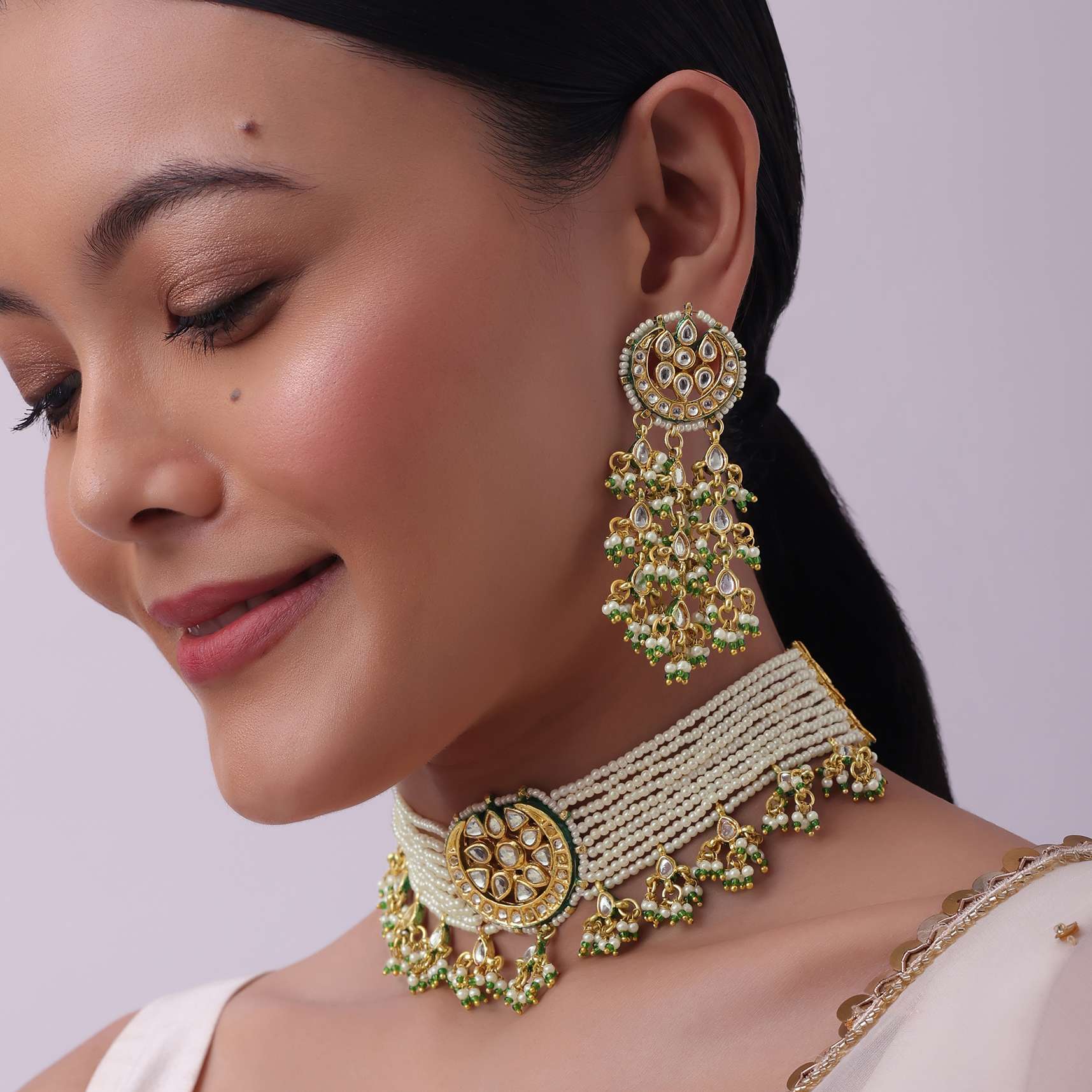 12276-white-kundan-choker-set-with-pearls-and-drops-8.jpg White Kundan Choker Set With Pearls And Drops