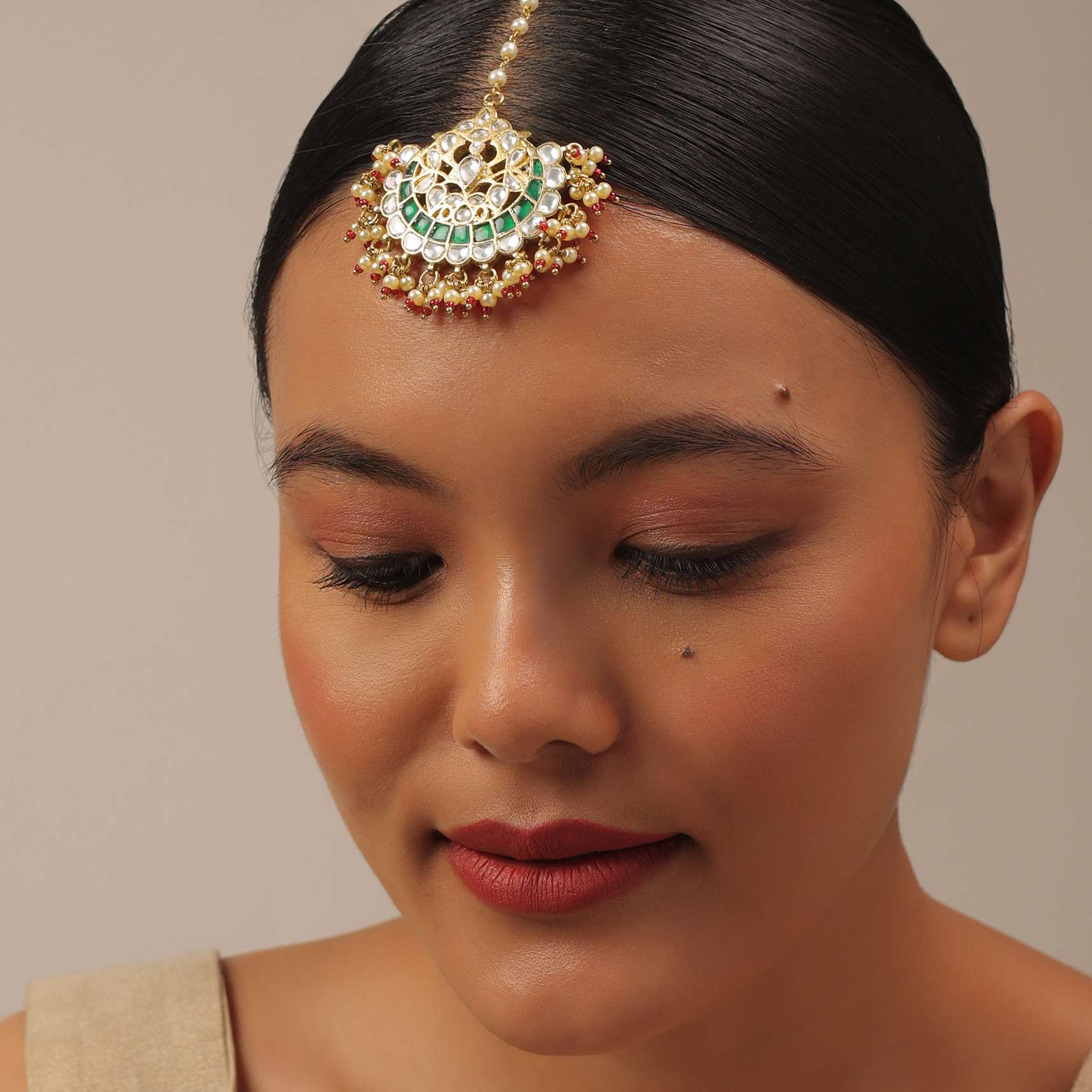12293-gold-finish-kundan-multicolor-maangtika-with-synthetic-beads-and-stones-2.jpg Gold Finish Kundan Multicolor Maangtika With Synthetic Beads And Stones