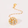 12391-white-and-gold-kundan-maangtikka-2.webp White and Gold Kundan Maangtikka