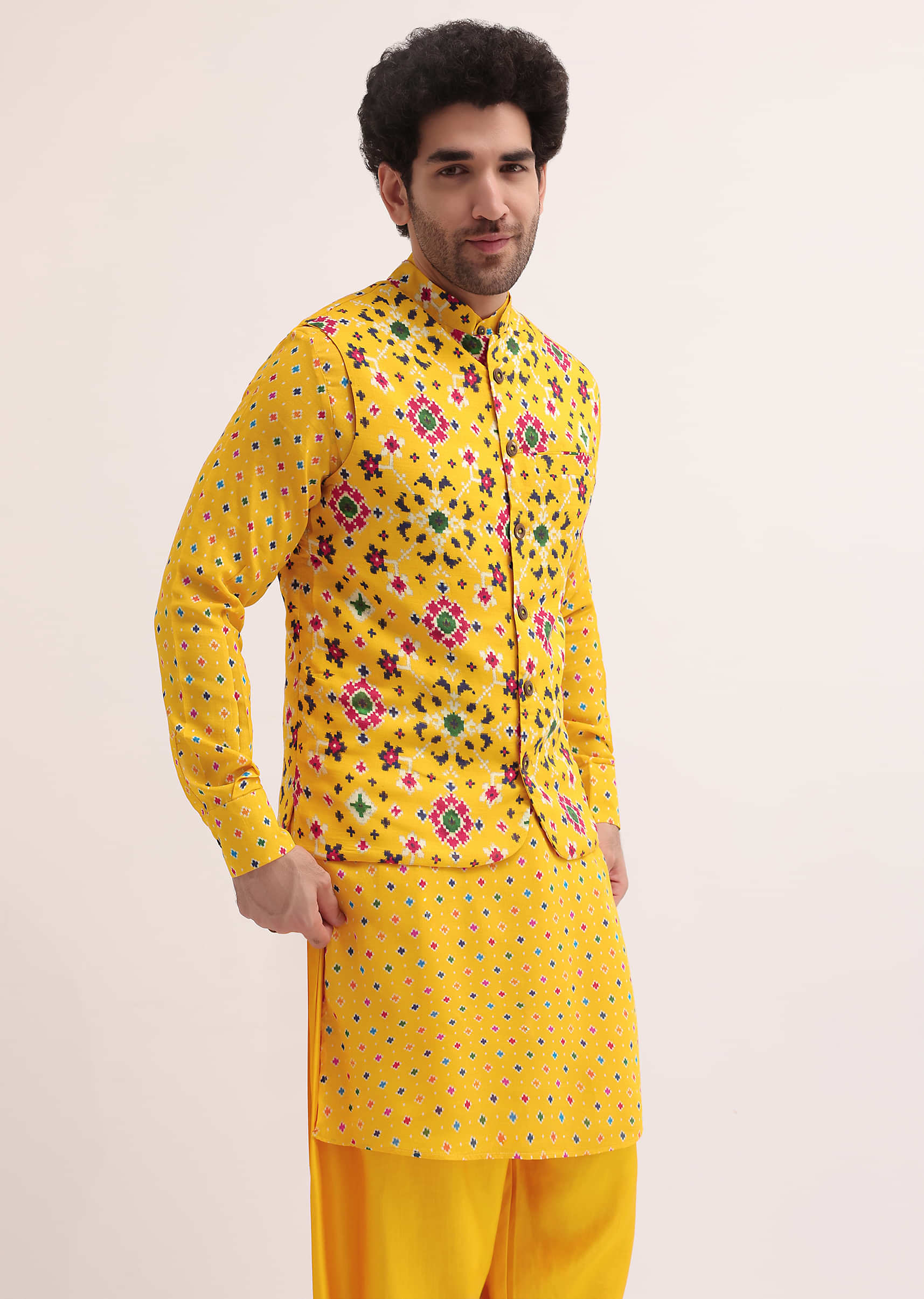 12546-yellow-patola-printed-kurta-jacket-set-for-men-1.jpg Yellow Patola Printed Kurta Jacket Set For Men