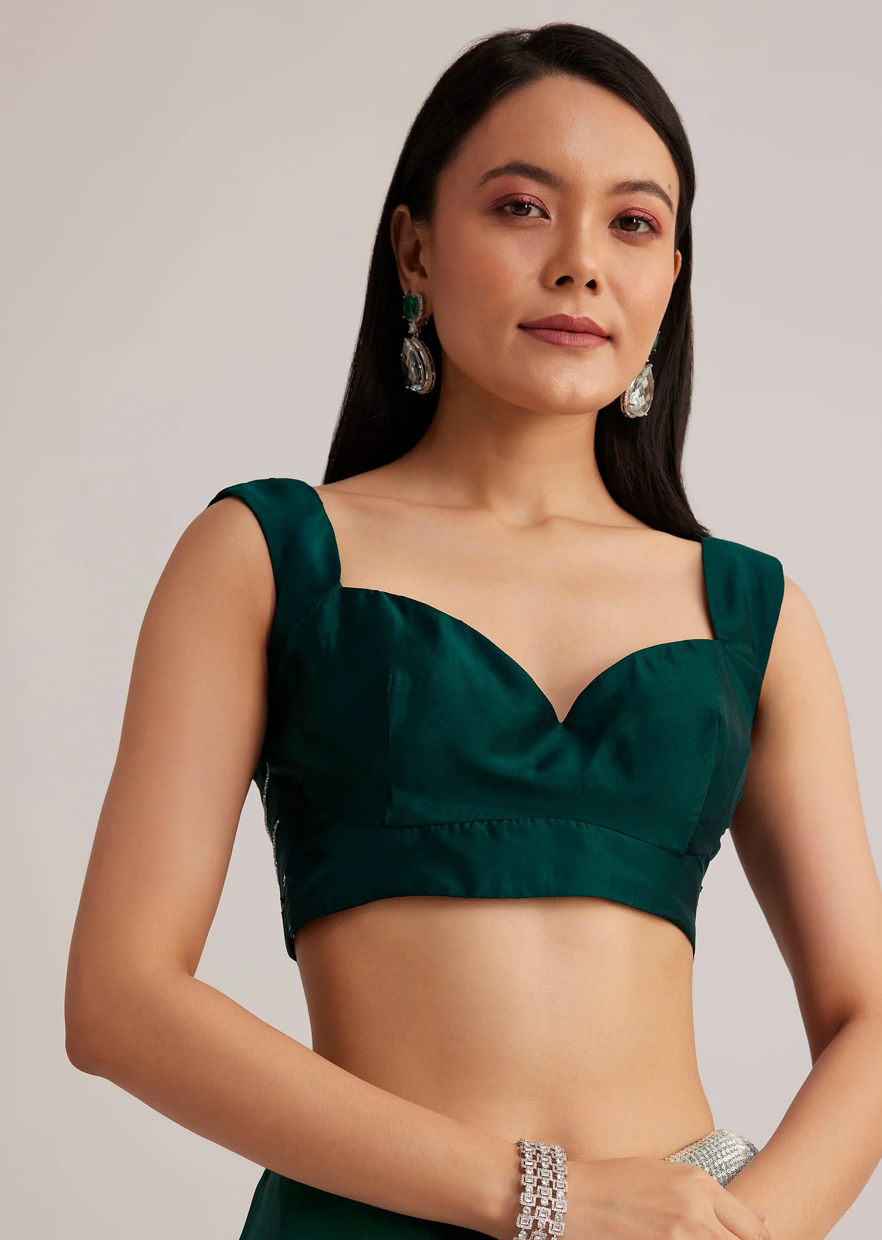 13420-green-ombre-saree-with-sequins-and-scallop-embroidery-7.webp Green Ombre Saree With Sequins And Scallop Embroidery