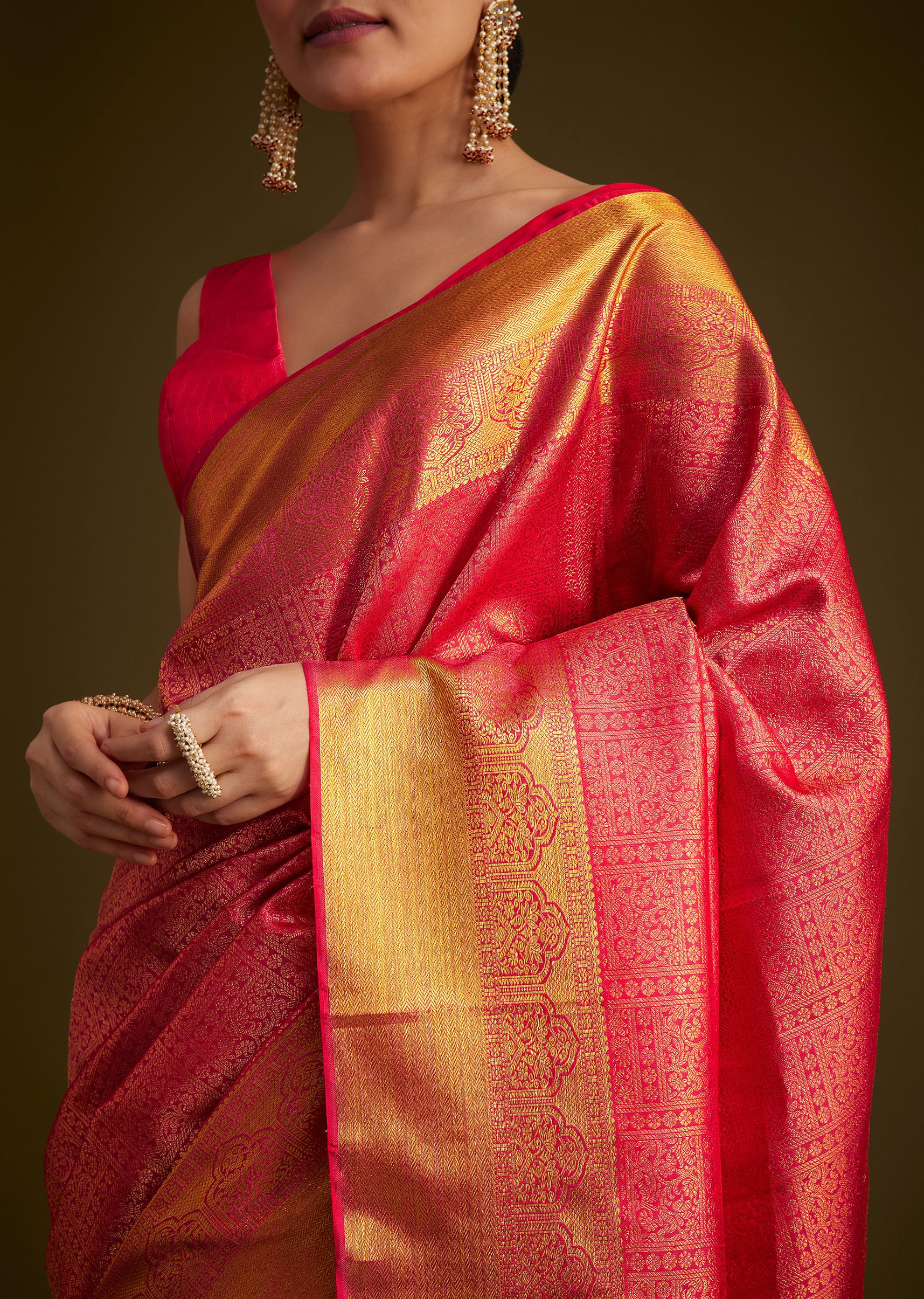 13697-rani-pink-kanjivaram-silk-saree-with-golden-zari-detailing-4.jpg Rani Pink Kanjivaram Silk Saree With Golden Zari Detailing