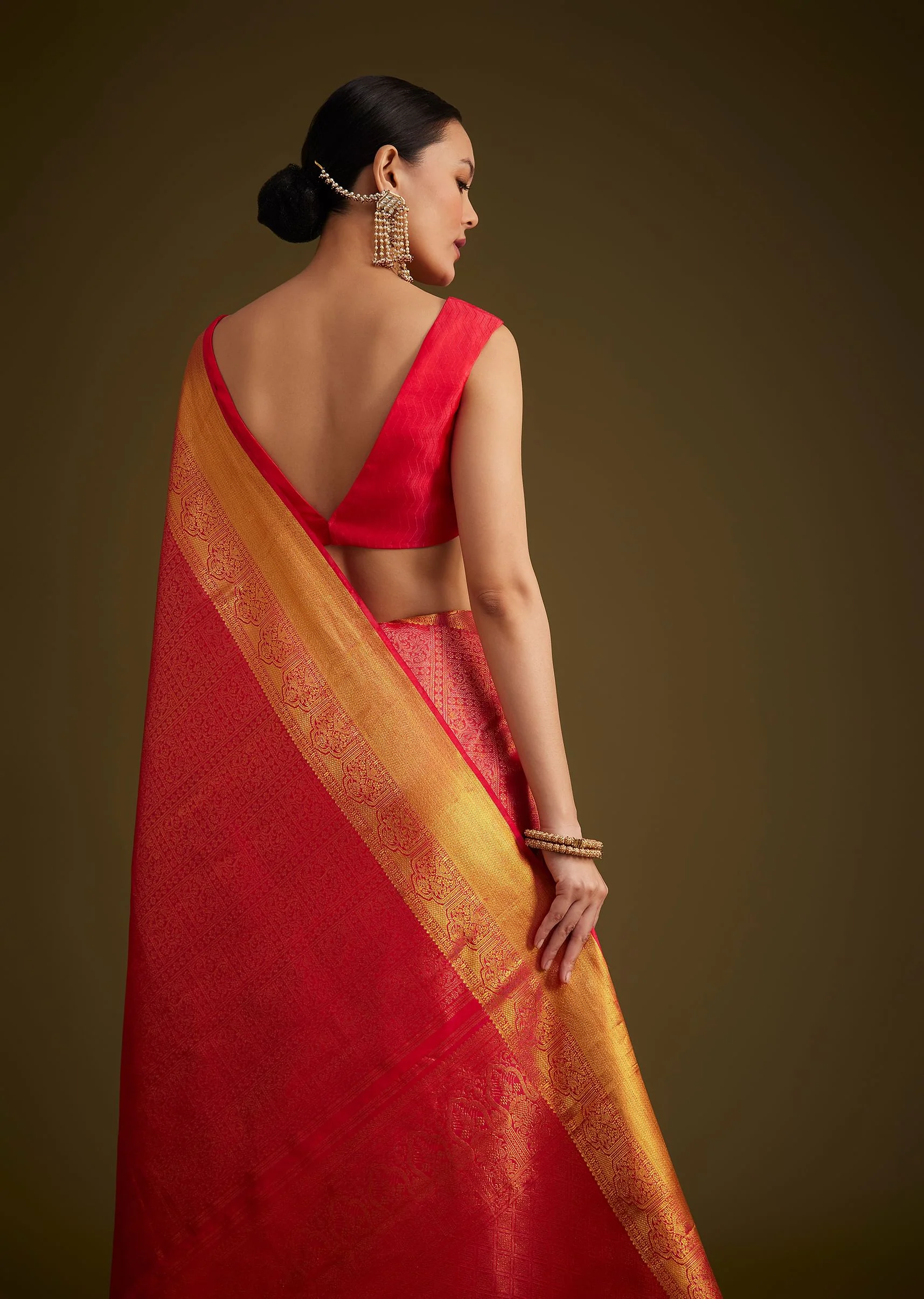 13697-rani-pink-kanjivaram-silk-saree-with-golden-zari-detailing-7.webp Rani Pink Kanjivaram Silk Saree With Golden Zari Detailing