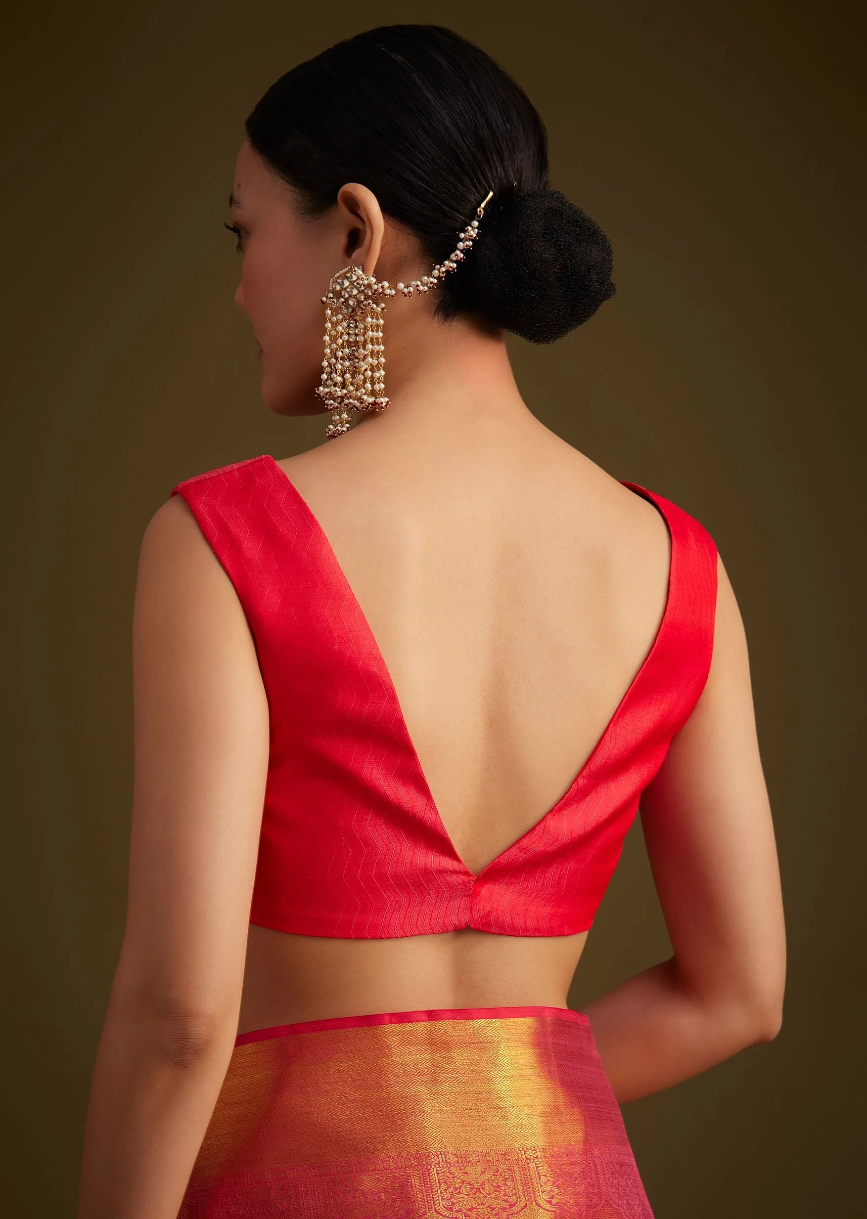 13697-rani-pink-kanjivaram-silk-saree-with-golden-zari-detailing-9.webp Rani Pink Kanjivaram Silk Saree With Golden Zari Detailing