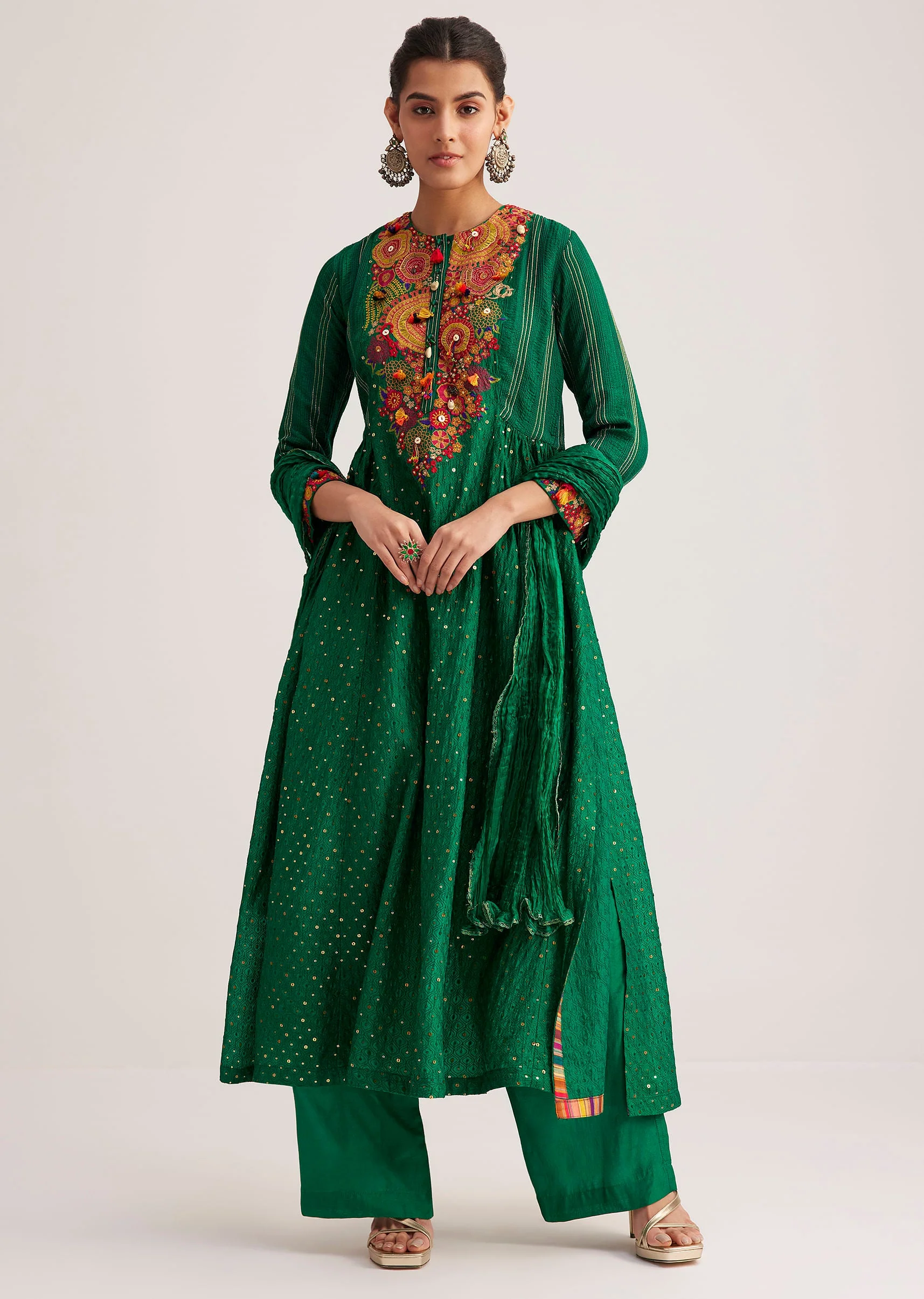 13787-green-silk-kurta-set-with-resham-embroidery-and-textured-dupatta-1.webp Green Silk Kurta Set With Resham Embroidery And Textured Dupatta