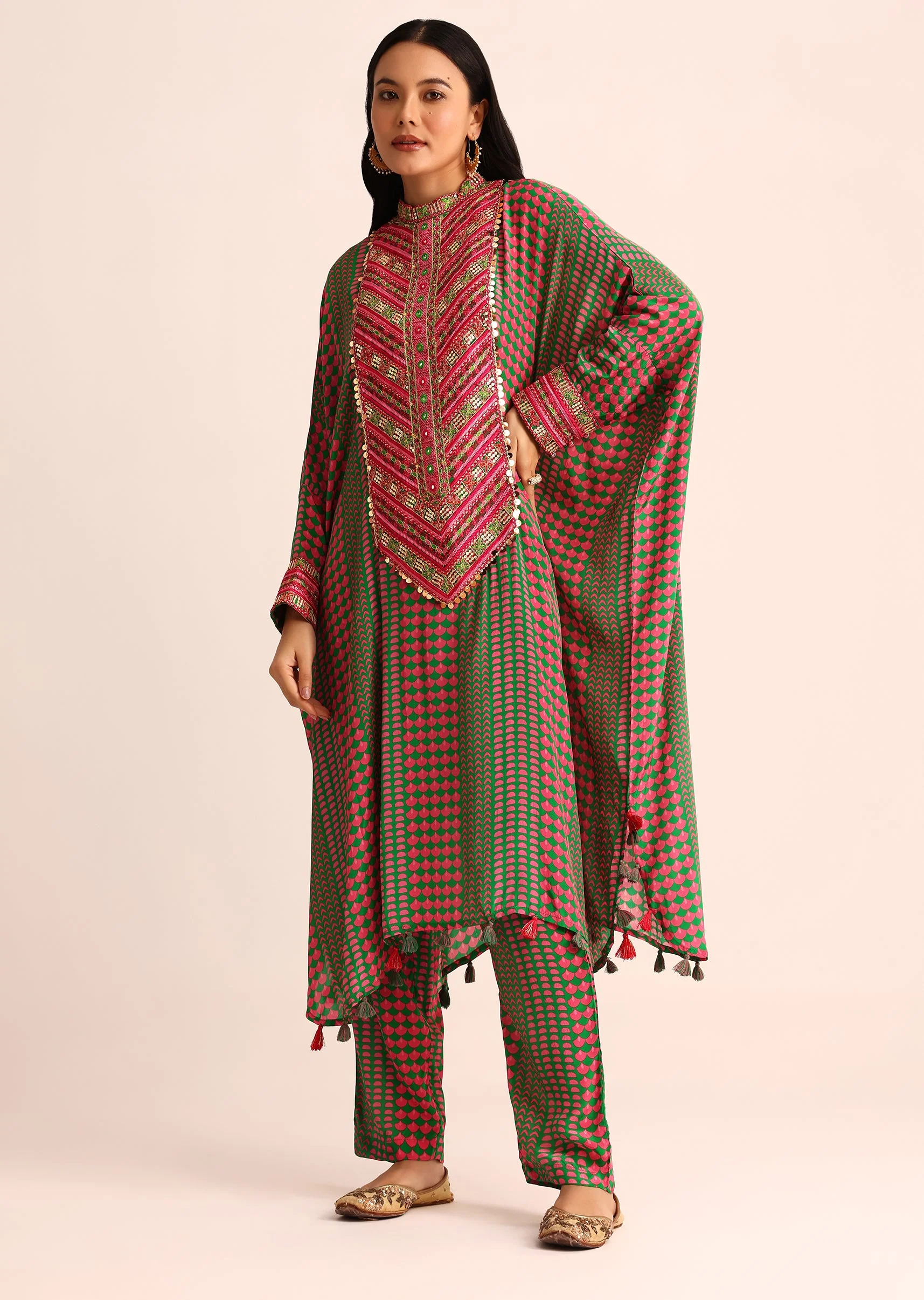 14192-green-embroidered-crepe-kaftan-kurti-and-pant-1.webp Green Embroidered Crepe Kaftan Kurti And Pant