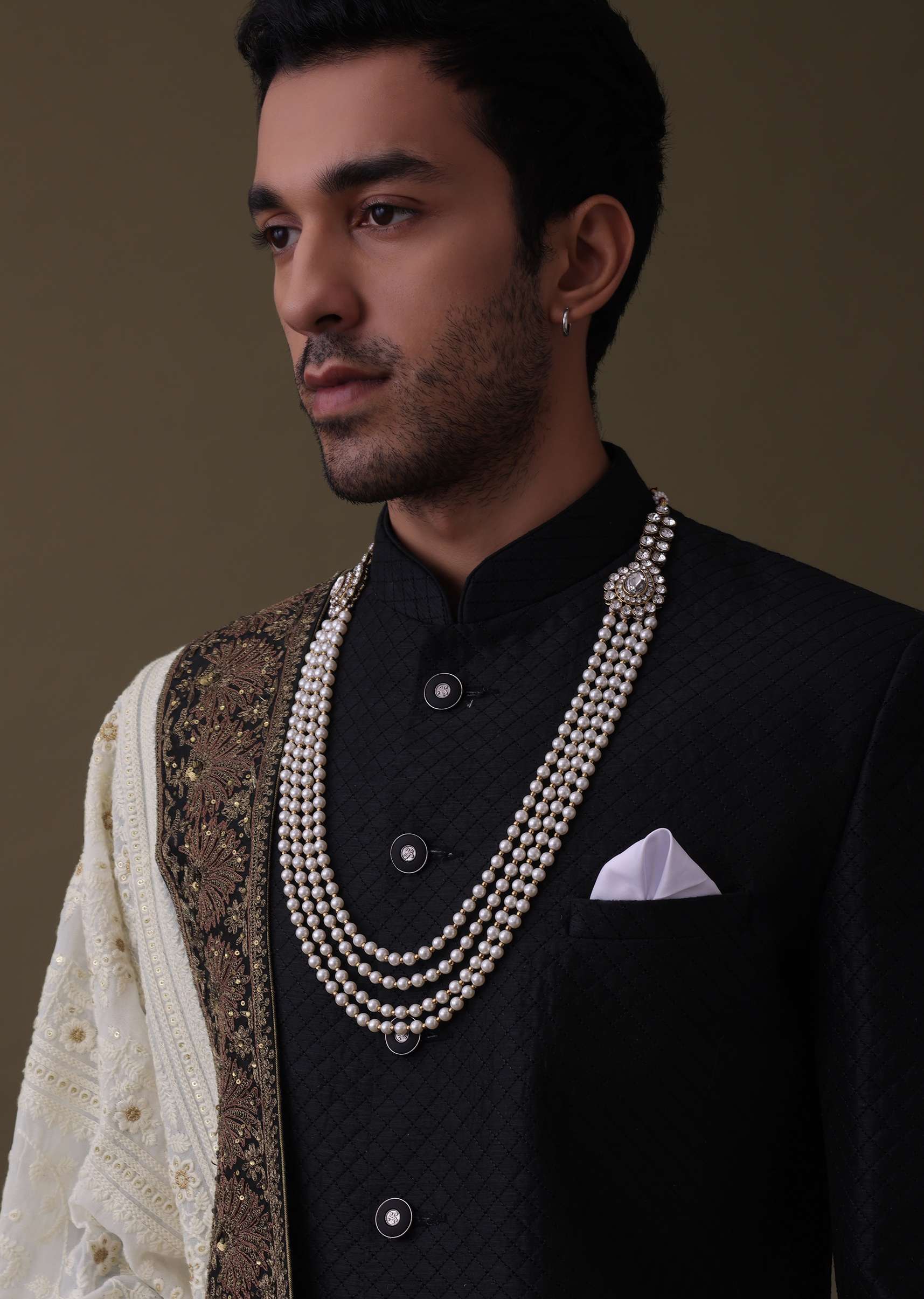 14318-black-sherwani-set-in-silk-with-embroidered-dupatta-and-mala-4.jpg Black Sherwani Set In Silk With Embroidered Dupatta And Mala