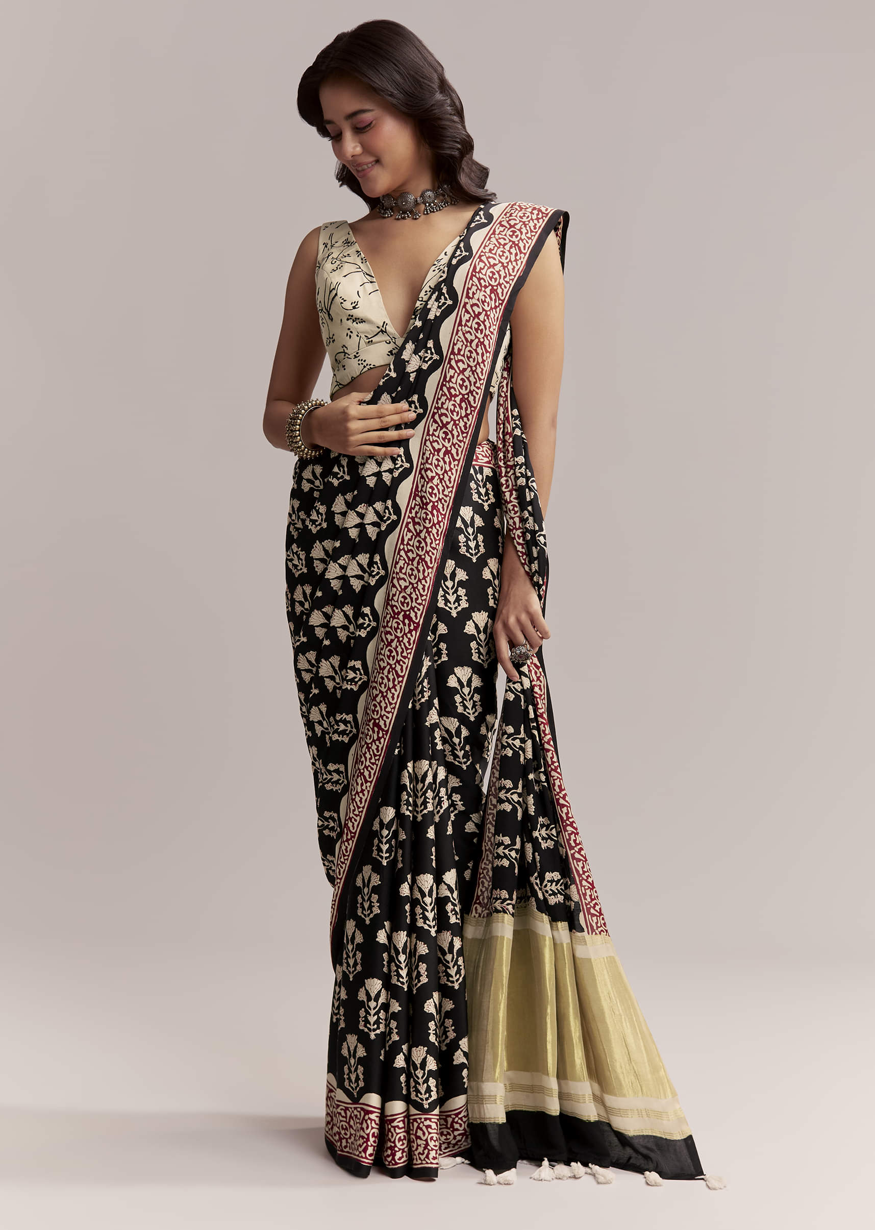 16698-black-linen-printed-saree-with-hand-block-ajrakh-leaf-print-1.jpg Black Linen Printed Saree With Hand Block Ajrakh Leaf Print