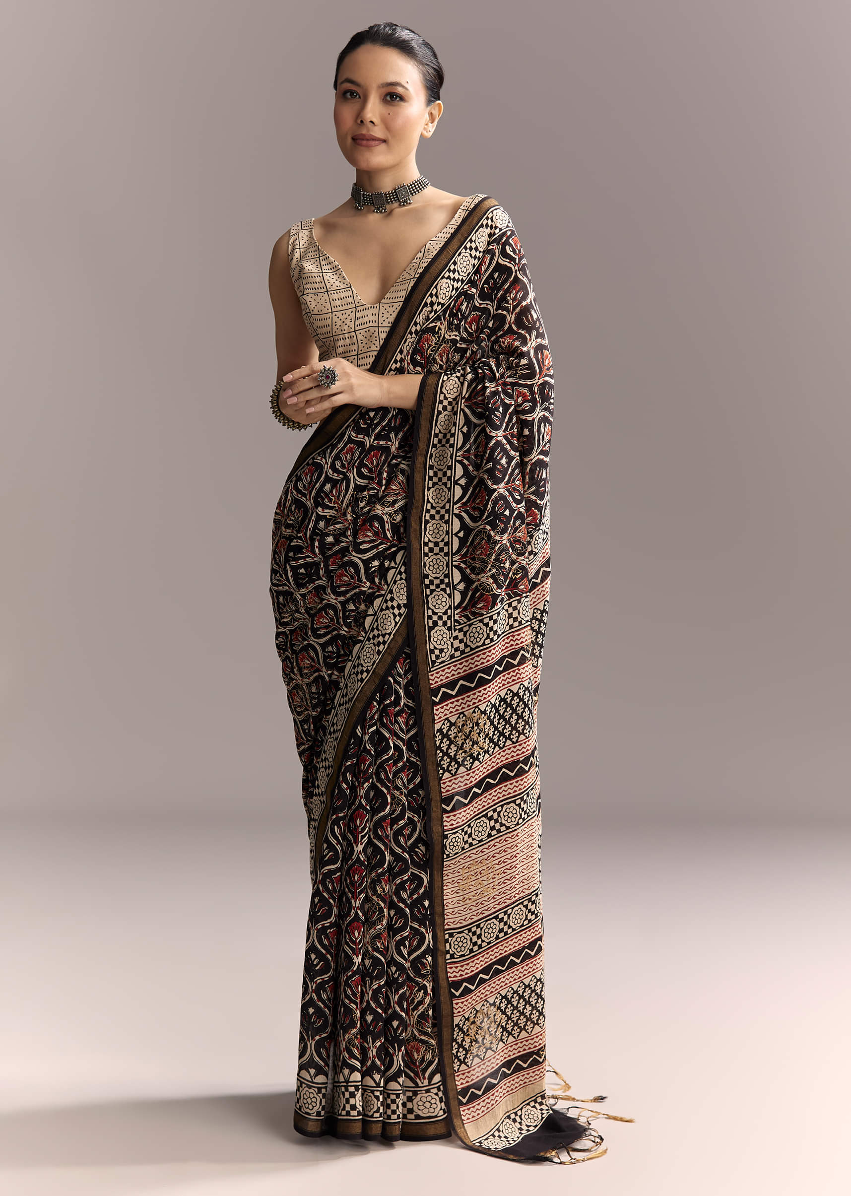 16860-black-linen-saree-with-authentic-ajrakh-print-and-maroon-border-1.jpg Black Linen Saree With Authentic Ajrakh Print And Maroon Border