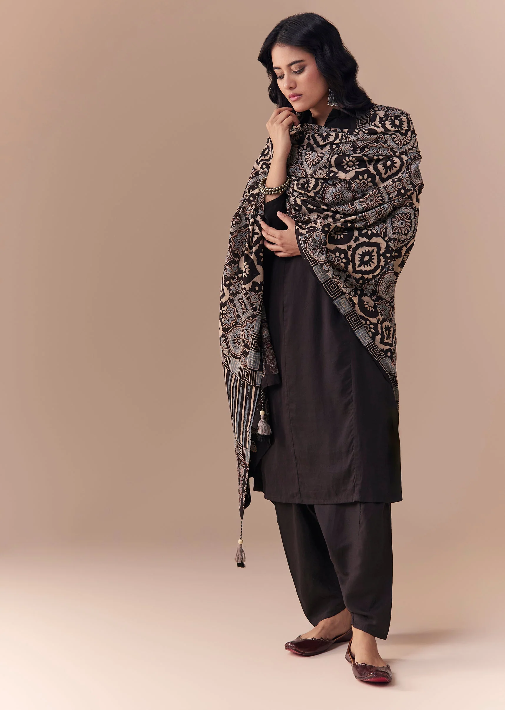 16999-black-linen-kurta-set-with-ajrakh-dupatta-1.webp Black Linen Kurta Set with Ajrakh Dupatta