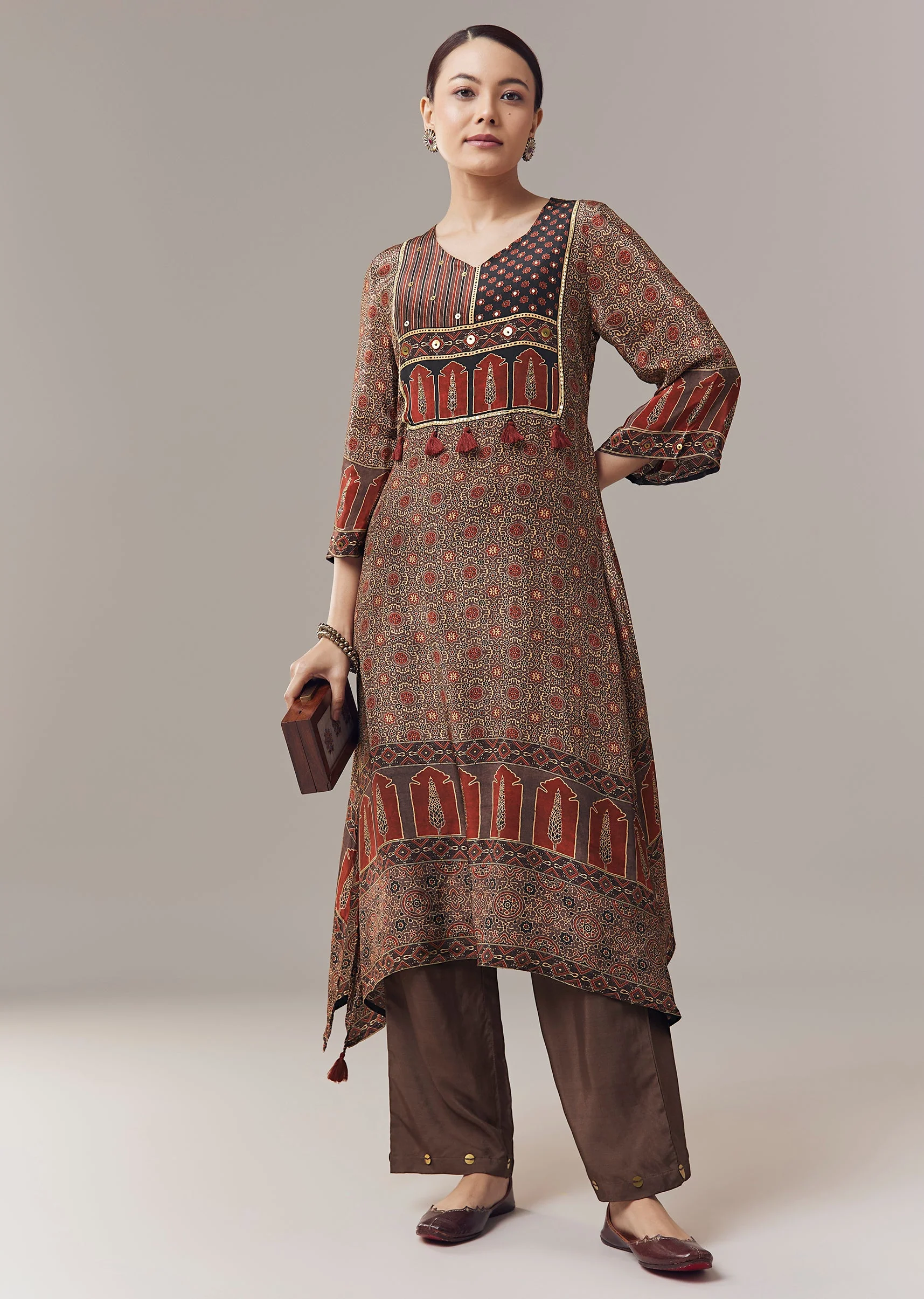 17082-maroon-coord-set-in-ajrakh-print-with-sequins-work-1.webp Maroon Coord Set In Ajrakh Print With Sequins Work