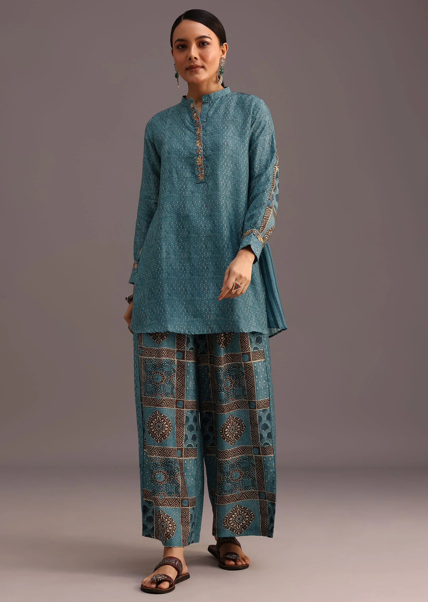 17097-dir-5dbc98dcc983-s-variation-1.webp Blue Printed Kurti With Palazzo Set