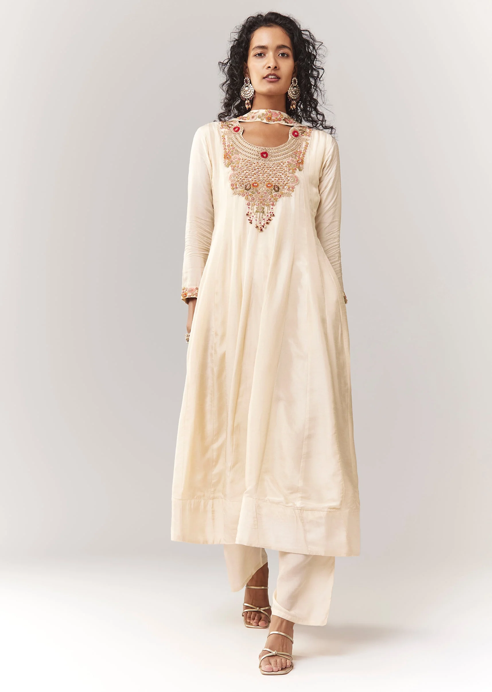 Off White Zardosi And Thread Work Anarkali With Choker Style Dupatta