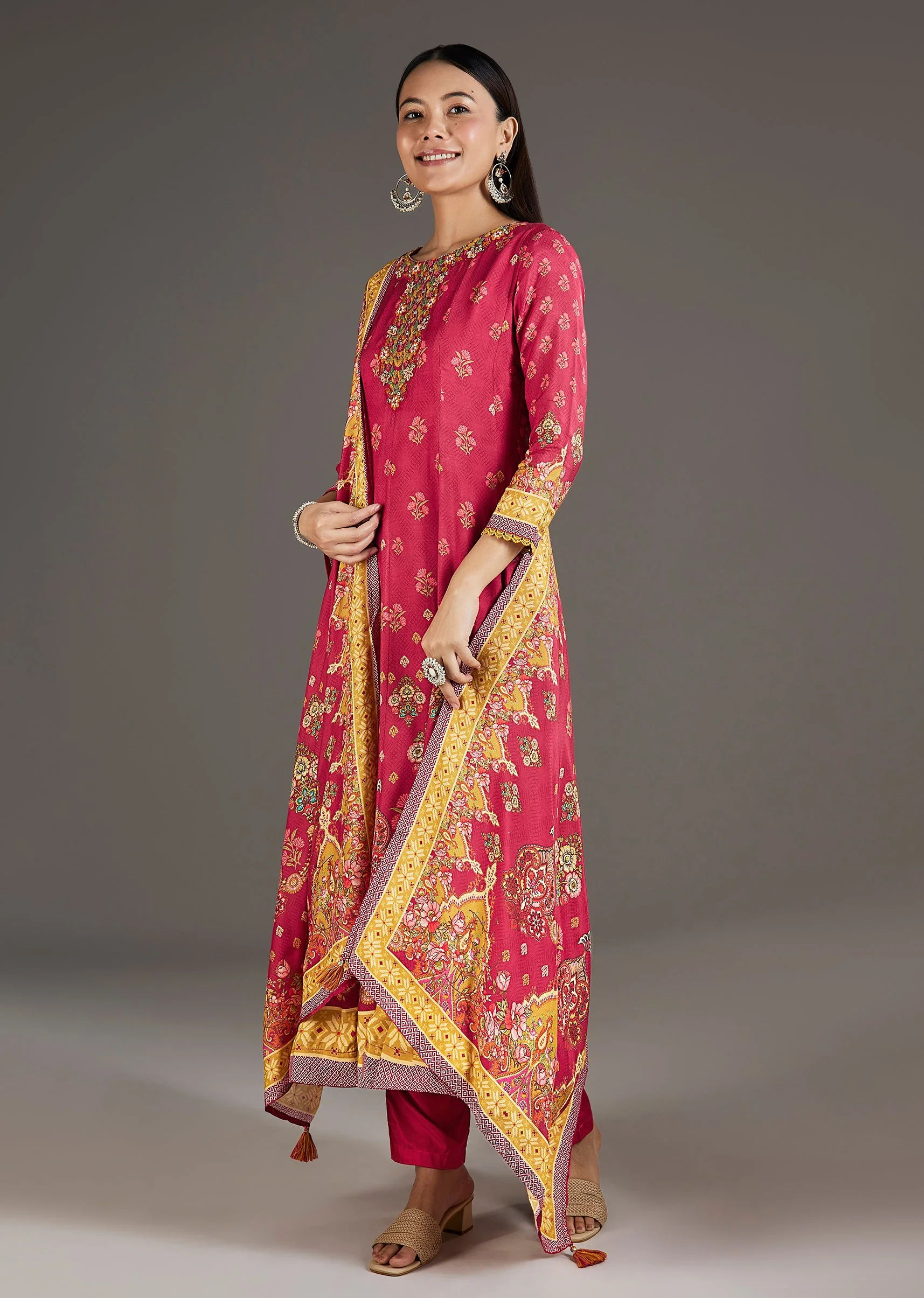 Pink Muslin Anarkali Set With Thread Work